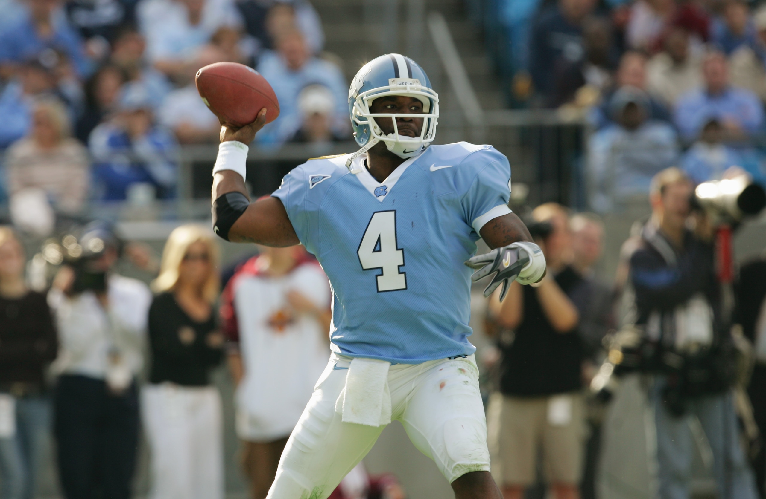 CHARLOTTE, NC - DECEMBER 30:  Quaterback Darian Durant #4 of the University of North Carolina at Chapel Hill Tar Heels passes the ball against the Boston College Golden Eagles during the Continental Tire Bowl on December 30, 2004 at Bank of America Stadiu
