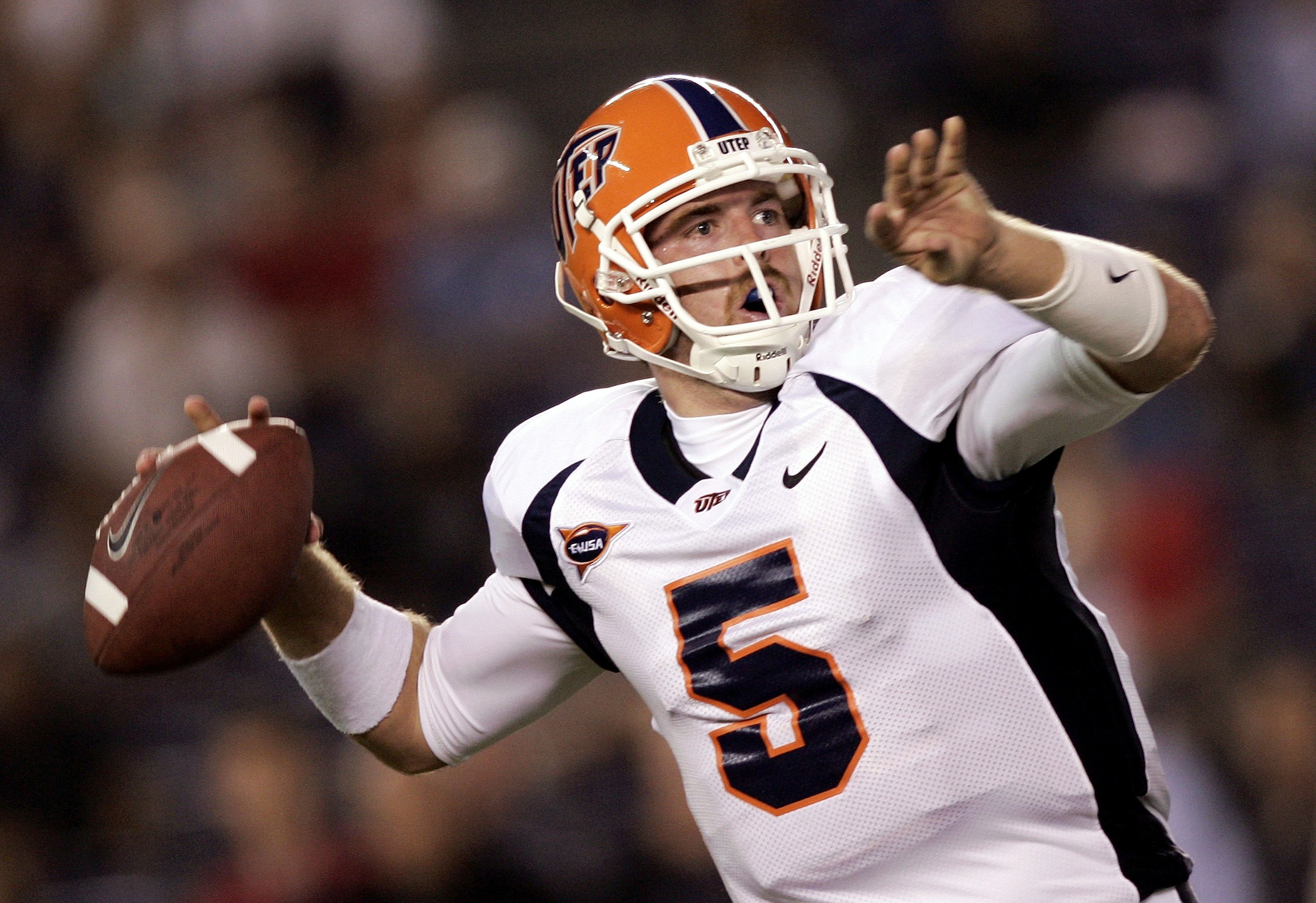 SAN DIEGO - AUGUST 31:  Quarterback Jordan Palmer #5 of the UTEP Miners throws the ball against the San Diego State Aztecs during the first half of their NCAA Football Game at Qualcomm Stadium on August 31, 2006 in San Diego, California.  (Photo by Donald