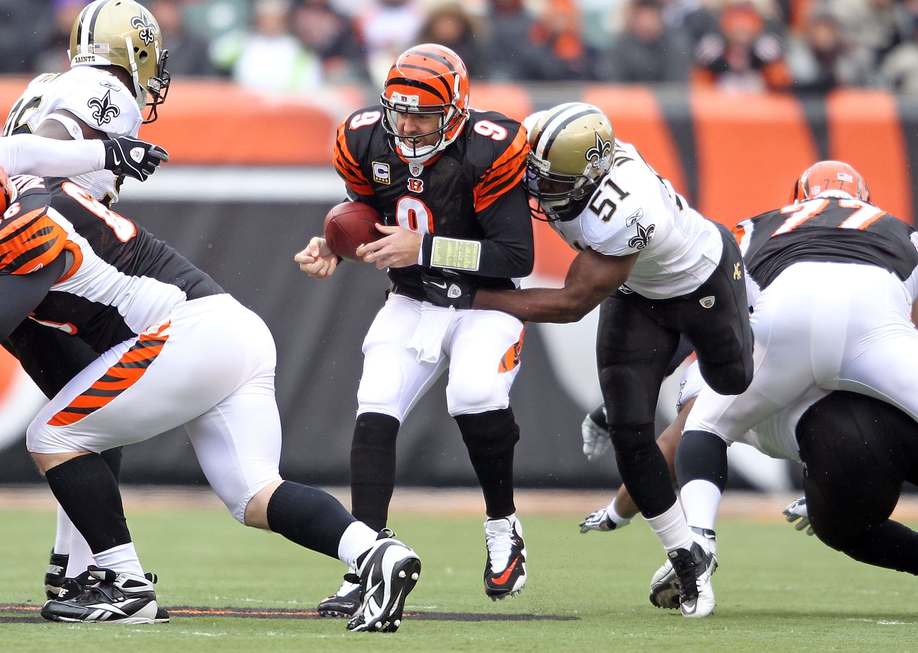 13 December 2009: Atlanta Falcons running back Jason Snelling (44) rushes  in the New Orleans Saints