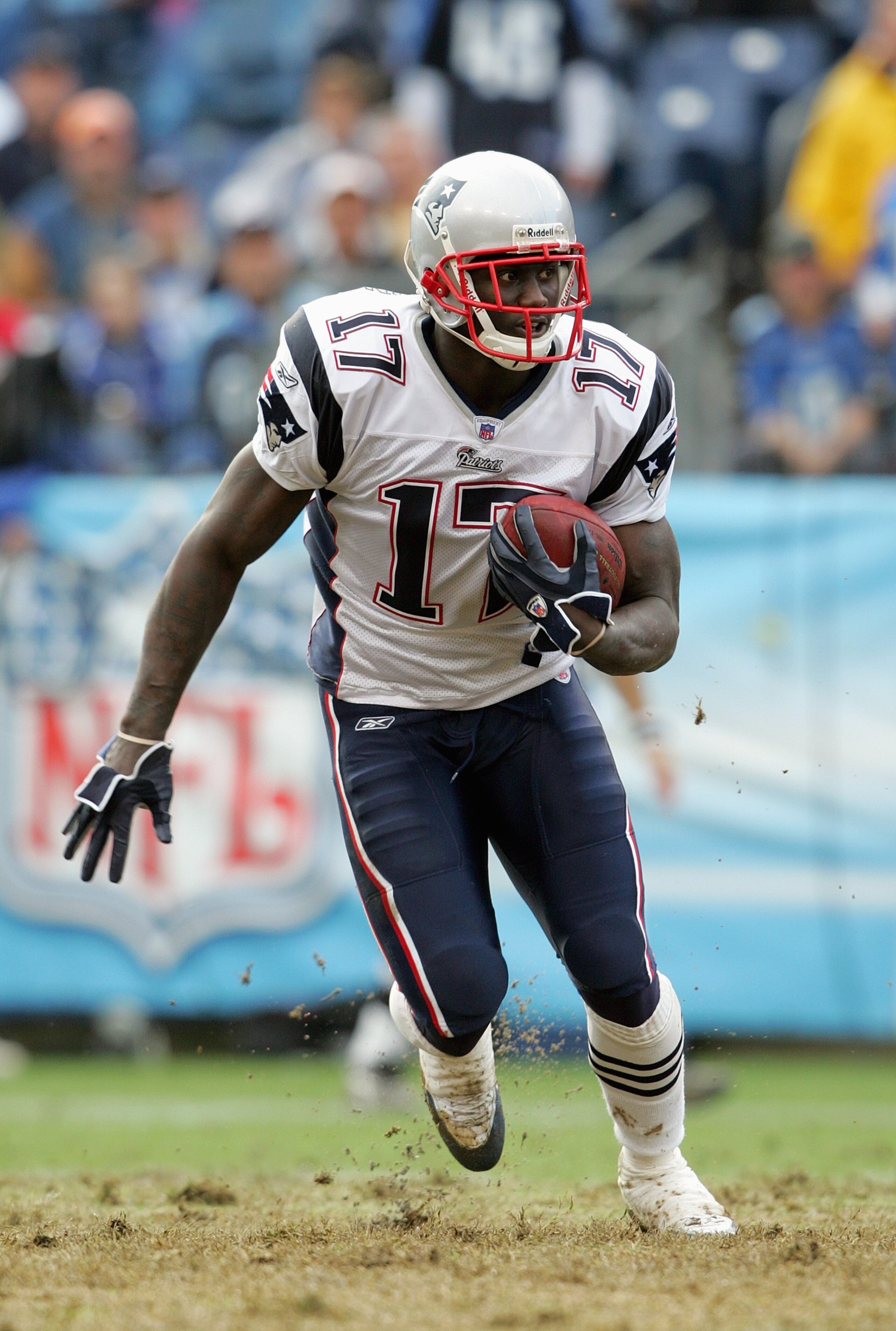 NASHVILLE, TN - DECEMBER 31: Chad Jackson #17 of the New England Patriots carries the ball during the NFL game against the Tennessee Titans on December 31, 2006 at LP Field in Nashville, Tennessee. (Photo by Andy Lyons/Getty Images)