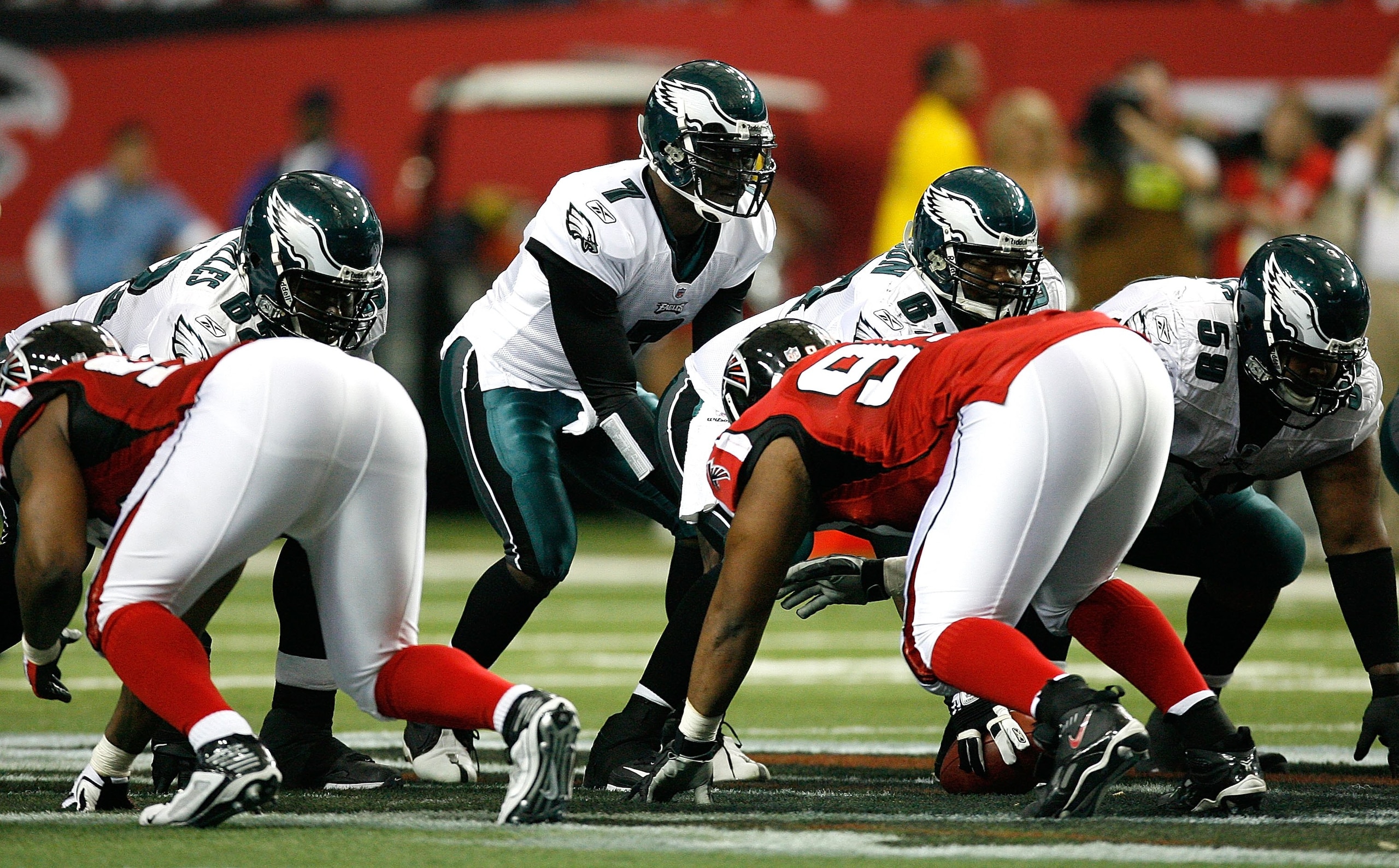 ATLANTA - DECEMBER 06:  Michael Vick #7 of the Philadelphia Eagles against the Atlanta Falcons at Georgia Dome on December 6, 2009 in Atlanta, Georgia.  (Photo by Kevin C. Cox/Getty Images)