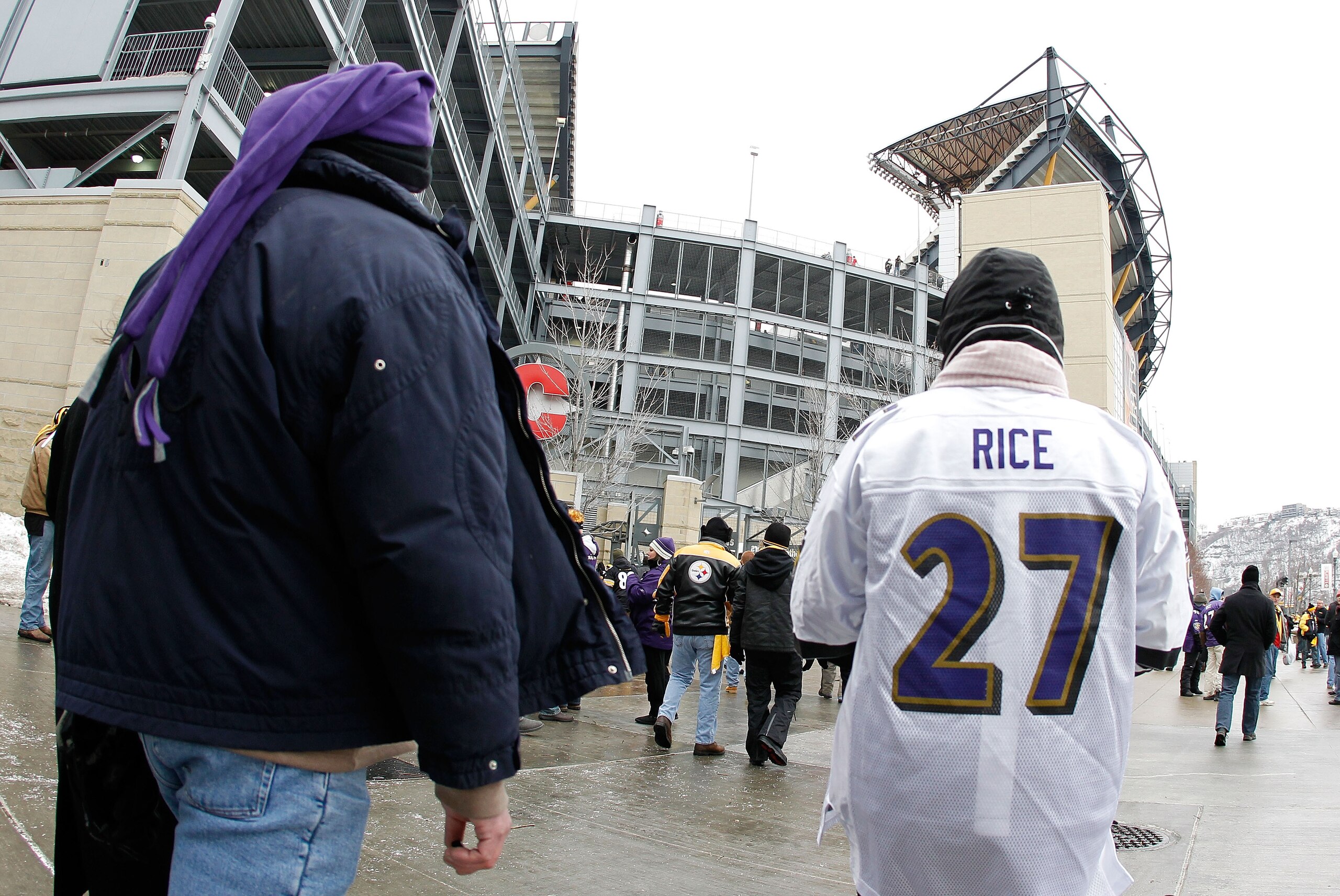 PITTSBURGH, PA - JANUARY 15:  Fans walk to the stadium prior to the Baltimore Ravens playing the Pittsburgh Steelers during the AFC Divisional Playoff Game at Heinz Field on January 15, 2011 in Pittsburgh, Pennsylvania.  (Photo by Gregory Shamus/Getty Ima