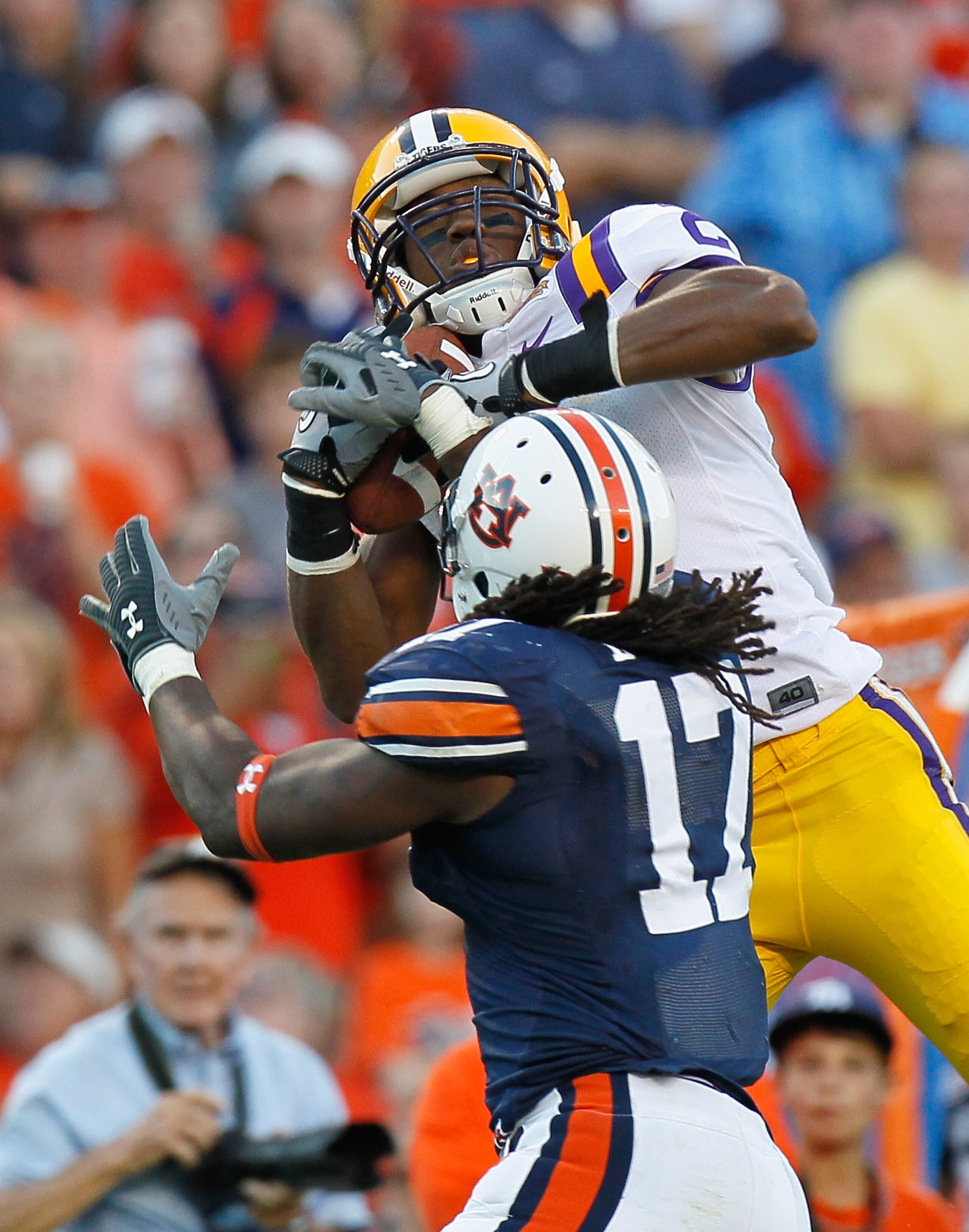 AUBURN, AL - OCTOBER 23: Rueben Randle #2 of the LSU Tigers pulls in this touchdown reception against Josh Bynes #17 of the Auburn Tigers at Jordan-Hare Stadium on October 23, 2010 in Auburn, Alabama. (Photo by Kevin C. Cox/Getty Images) AUBURN, AL - OCTOBER 23: Rueben Randle #2 of the LSU Tigers pulls in this touchdown reception against Josh Bynes #17 of the Auburn Tigers at Jordan-Hare Stadium on October 23, 2010 in Auburn, Alabama. (Photo by Kevin C. Cox/Getty Images)