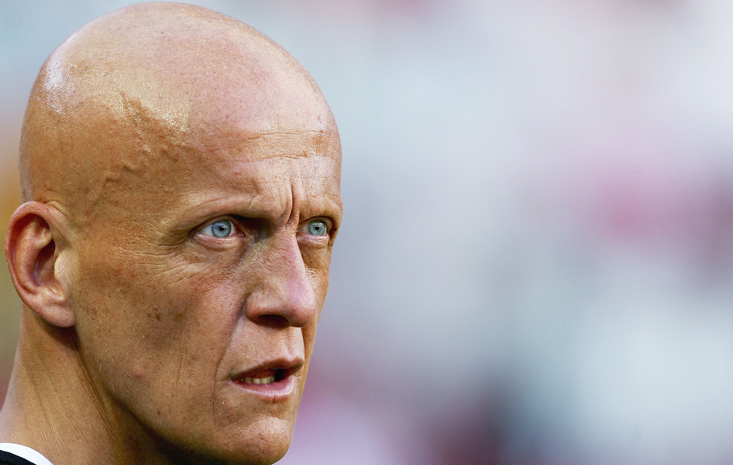 LISBON, PORTUGAL - JUNE 4:  Referee Pierluigi Collina watches the 2006 World Cup, Group 3 qualification match between Portugal and Slovakia at the Estadio da Luz on June 4, 2005 in Lisbon, Portugal. (Photo by Jamie McDonald/Getty Images)