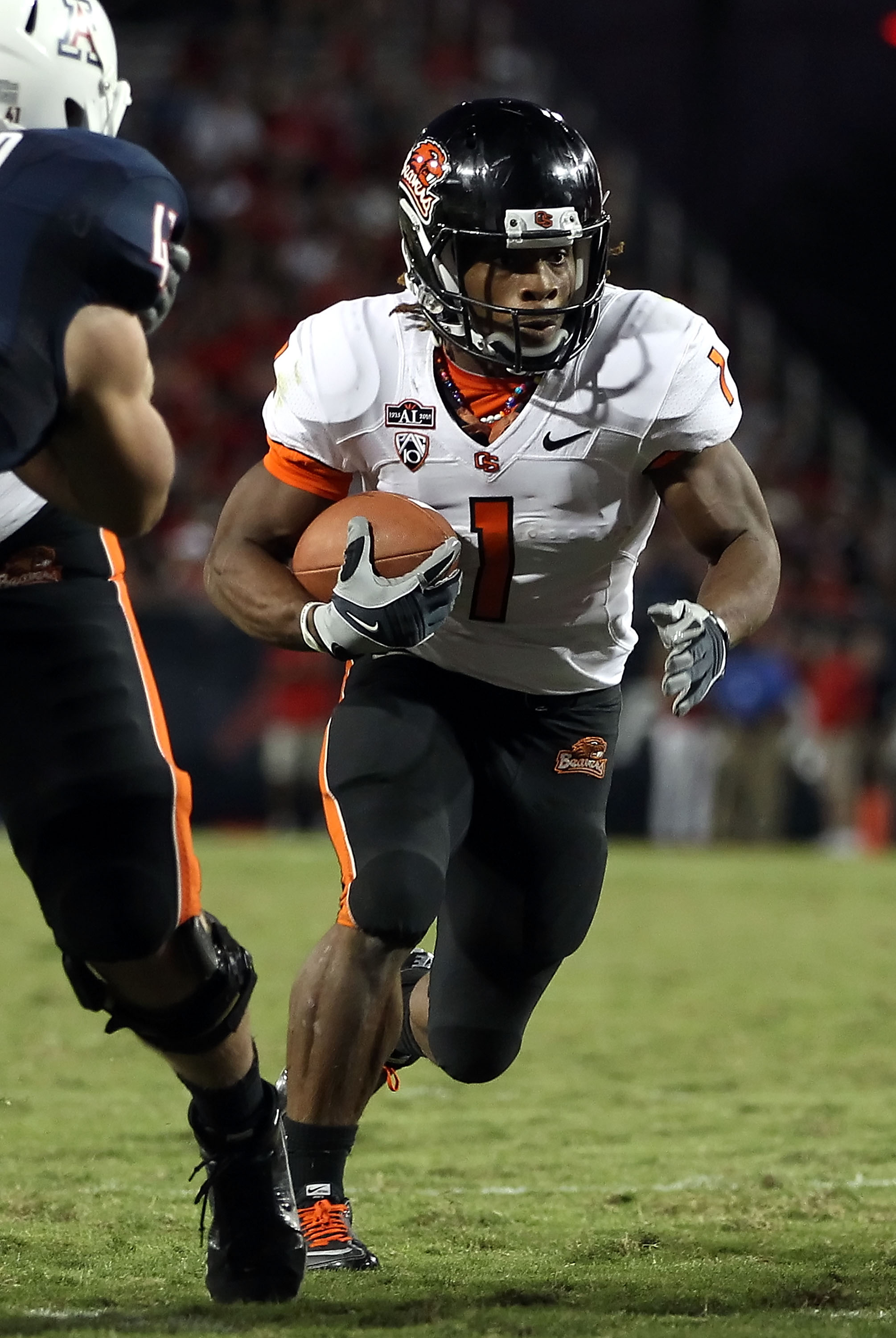 TUCSON, AZ - OCTOBER 09:  Runningback Jacquizz Rodgers #1 of the Oregon State Beavers runs with the football during the college football game against the Arizona Wildcats at Arizona Stadium on October 9, 2010 in Tucson, Arizona. The Beavers defeated the W