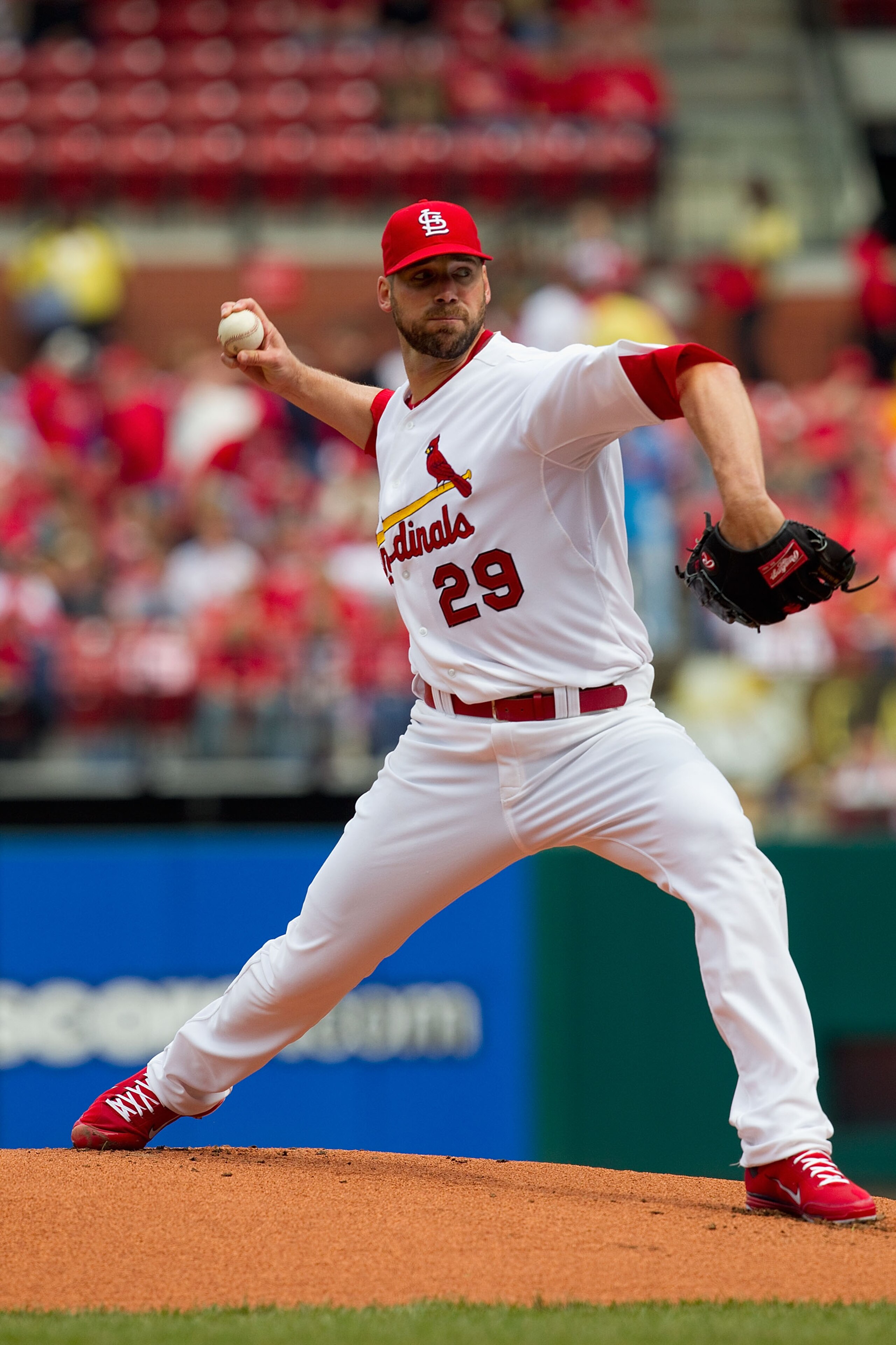ST. LOUIS, MO - APRIL 23: Starter Chris Carpenter #29 of the St. Louis Cardinals pitches against the Cincinnati Reds at Busch Stadium on April 23, 2011 in St. Louis, Missouri.  (Photo by Dilip Vishwanat/Getty Images)