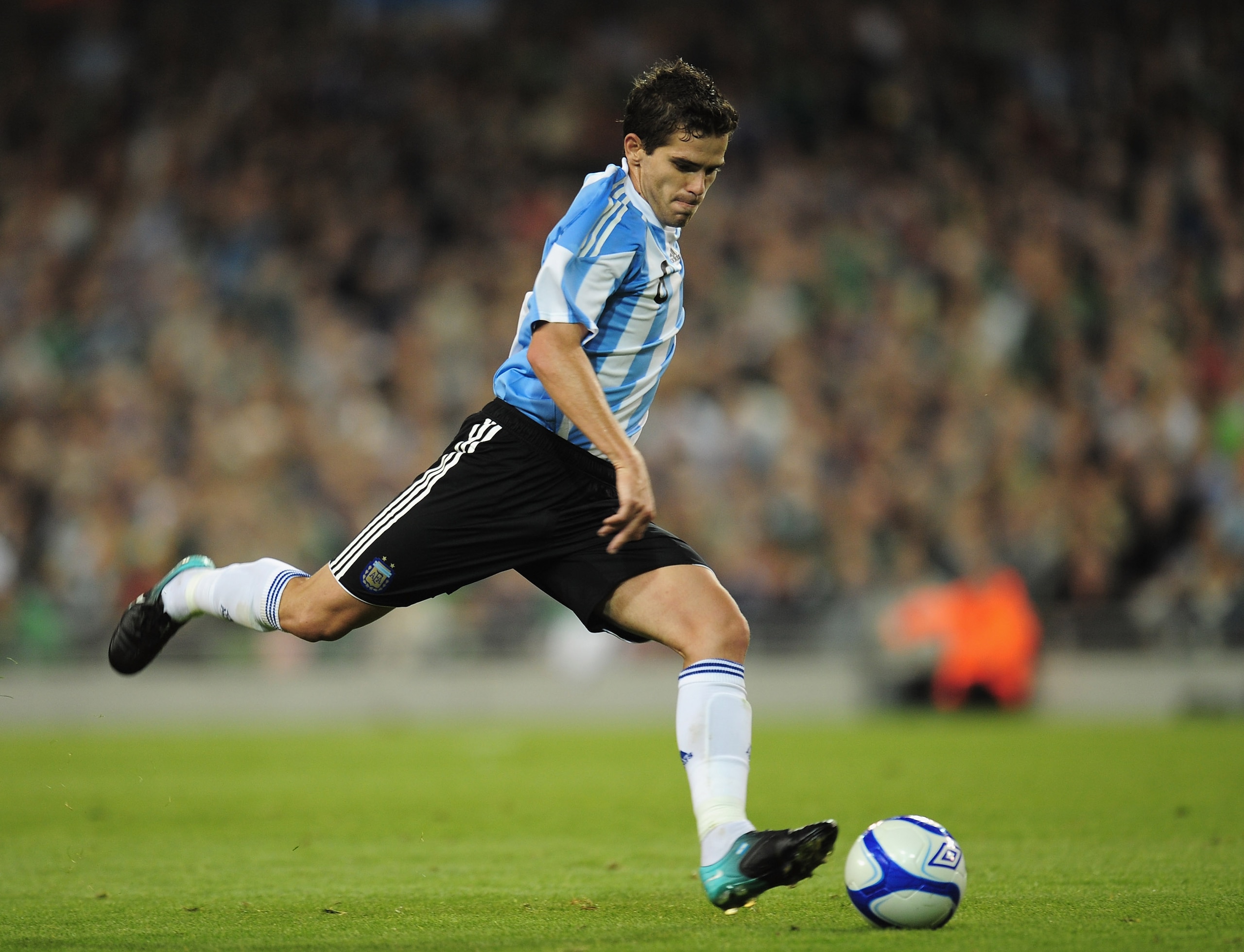 DUBLIN, IRELAND - AUGUST 11:  Fernando Gago of Argentina in action during the International Friendly match between Republic of Ireland and Argentina at the Aviva Stadium on August 11, 2010 in Dublin, Ireland.  (Photo by Shaun Botterill/Getty Images)