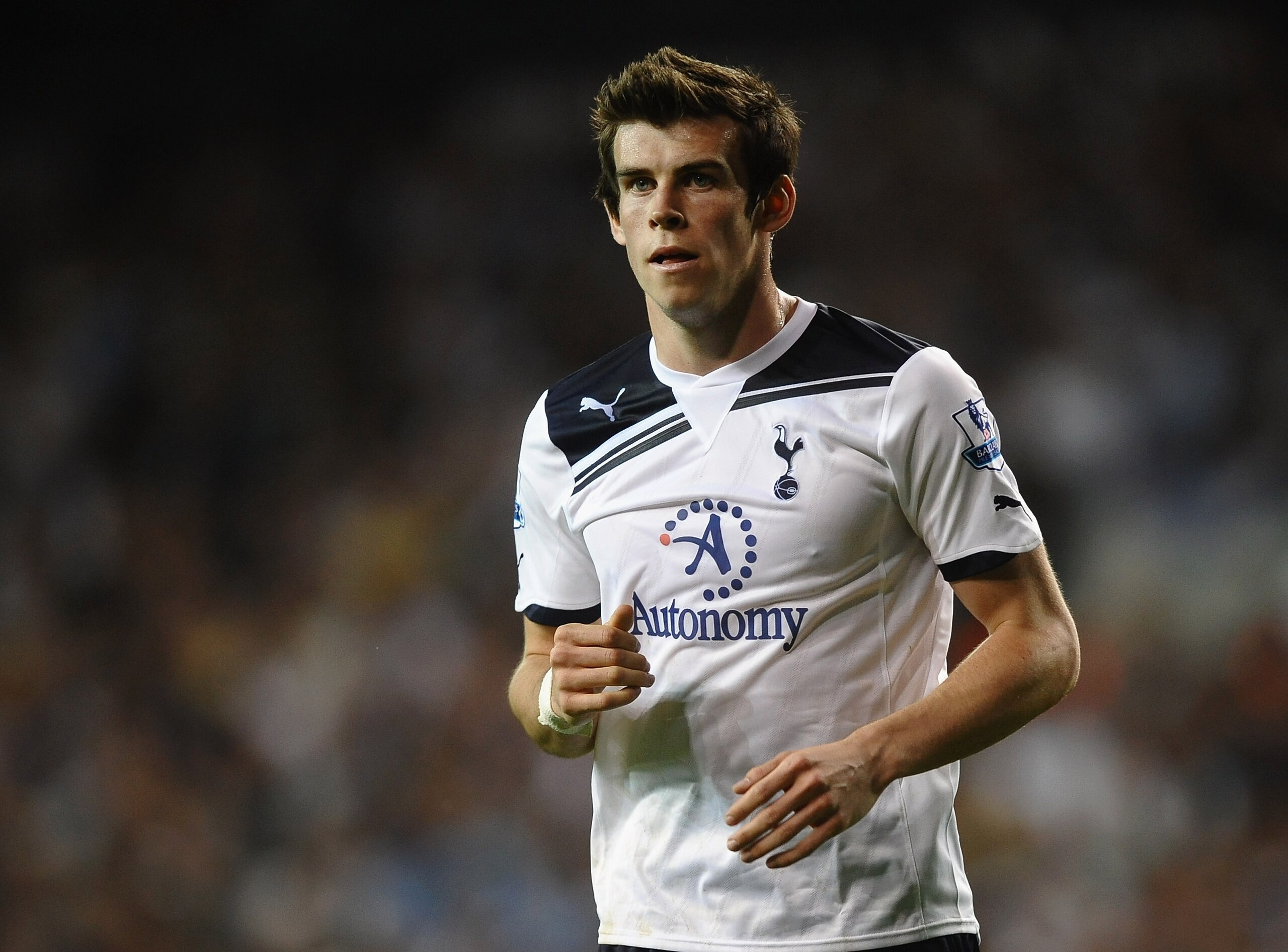 LONDON, ENGLAND - APRIL 20:  Gareth Bale of Spurs in action during the Barclays Premier League match between Tottenham Hotspur and Arsenal at White Hart Lane on April 20, 2011 in London, England.  (Photo by Laurence Griffiths/Getty Images)