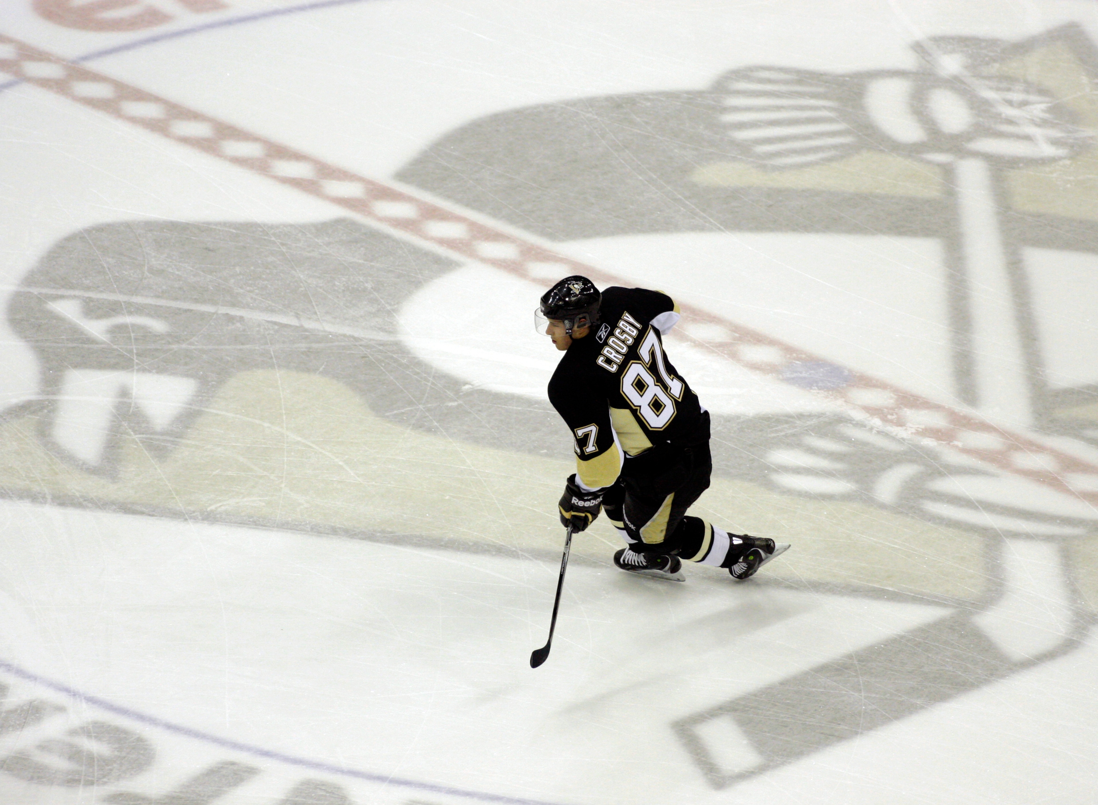 PITTSBURGH, PA - JANUARY 05: Sidney Crosby #87 of the Pittsburgh Penguins skates during warmups prior to taking on the Tampa Bay Lightning on January 5, 2011 at Consol Energy Center in Pittsburgh, Pennsylvania. (Photo by Justin K. Aller/Getty Images) PITTSBURGH, PA - JANUARY 05: Sidney Crosby #87 of the Pittsburgh Penguins skates during warmups prior to taking on the Tampa Bay Lightning on January 5, 2011 at Consol Energy Center in Pittsburgh, Pennsylvania. (Photo by Justin K. Aller/Getty Images)