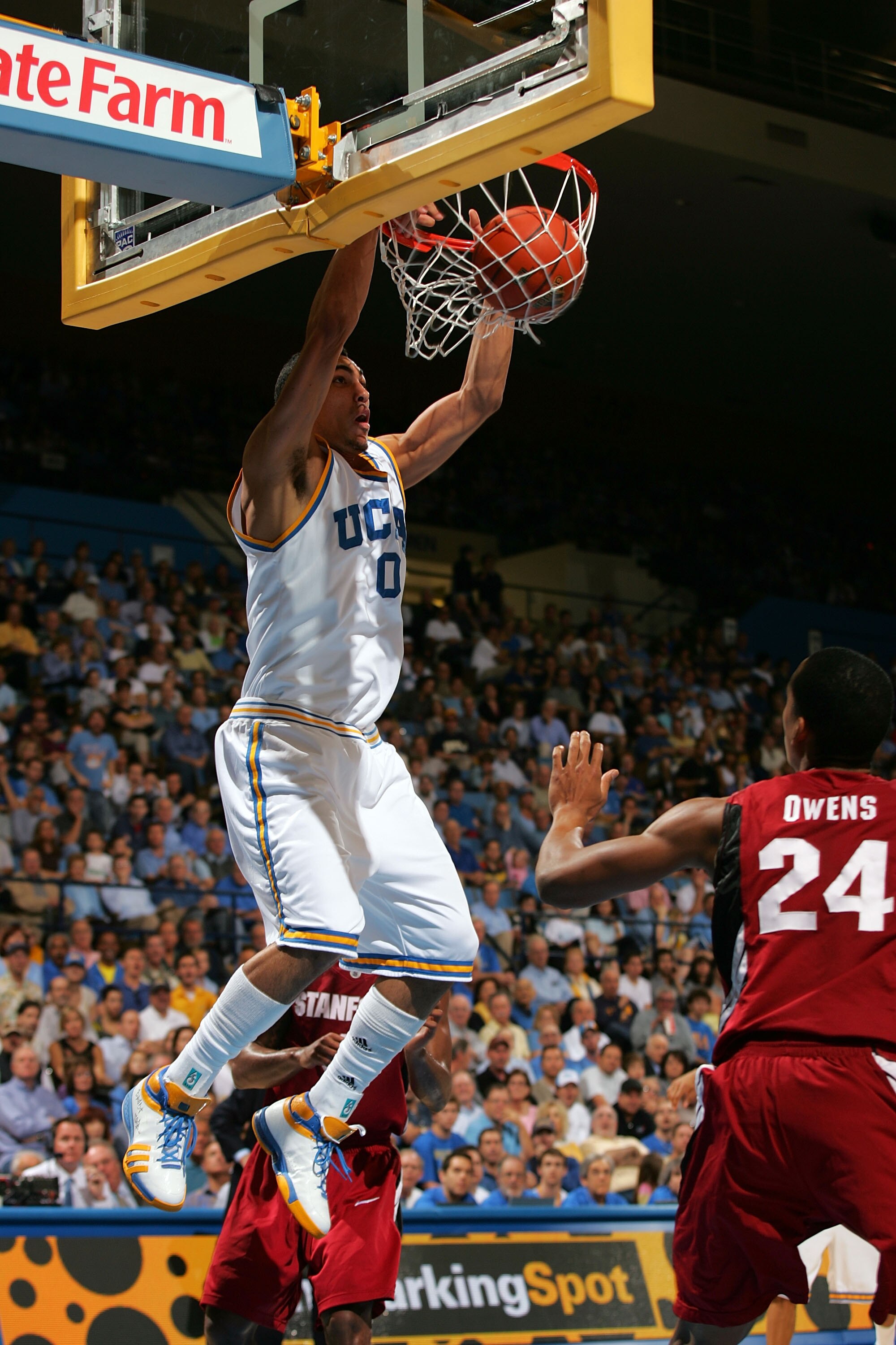 WESTWOOD, CA - JANUARY 31:  Drew Gordon #0 of the UCLA Bruins goes up for the slam dunk in the second half during their NCAA basketball game against Stanford Cardinal at Pauley Pavilion on January 31, 2009 in Westwood, California. The Bruins defeated the