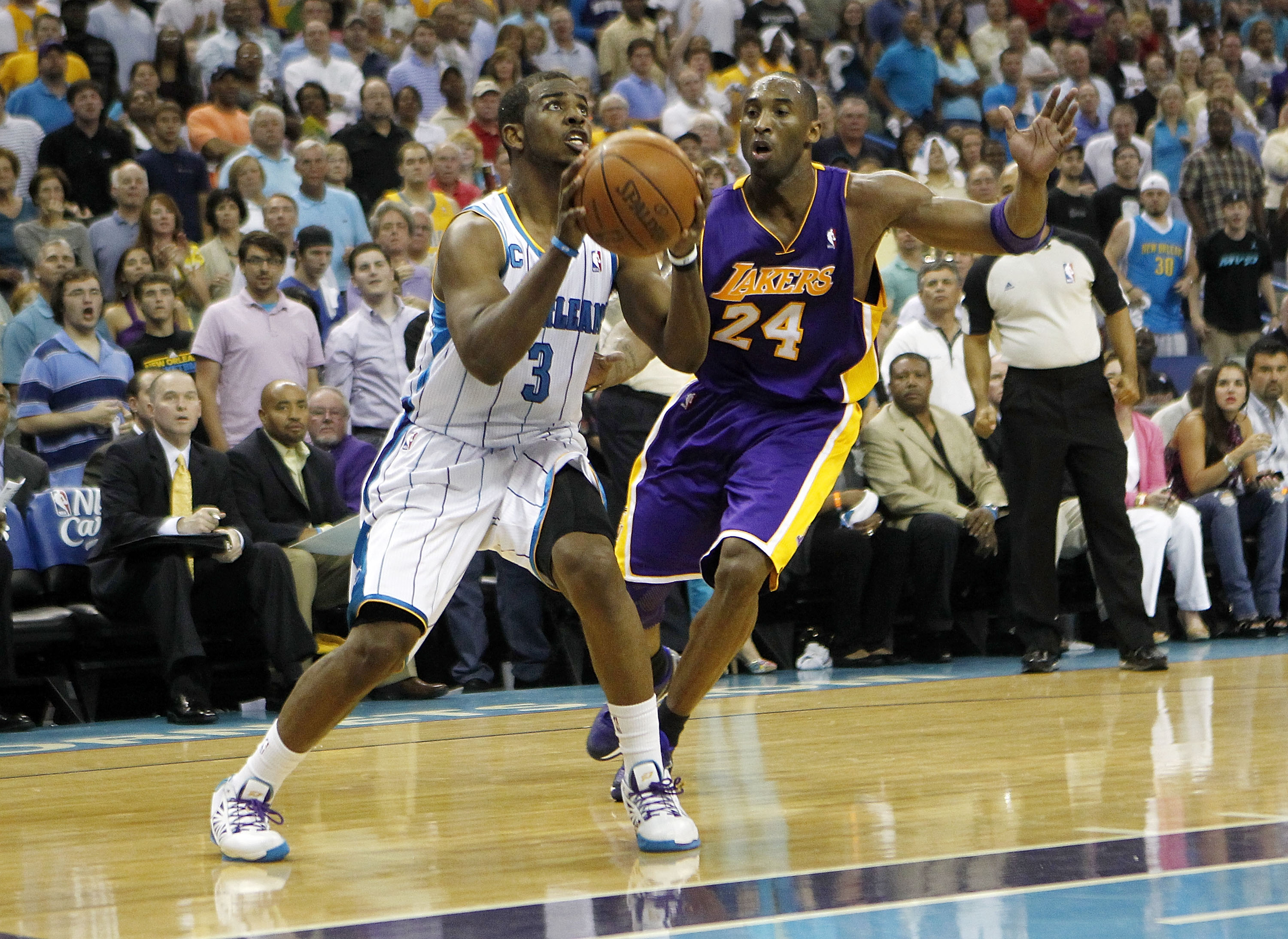 Kobe Bryant And Lakers Try To Regain Control Vs Hornets In Game 5 Sbnation Com