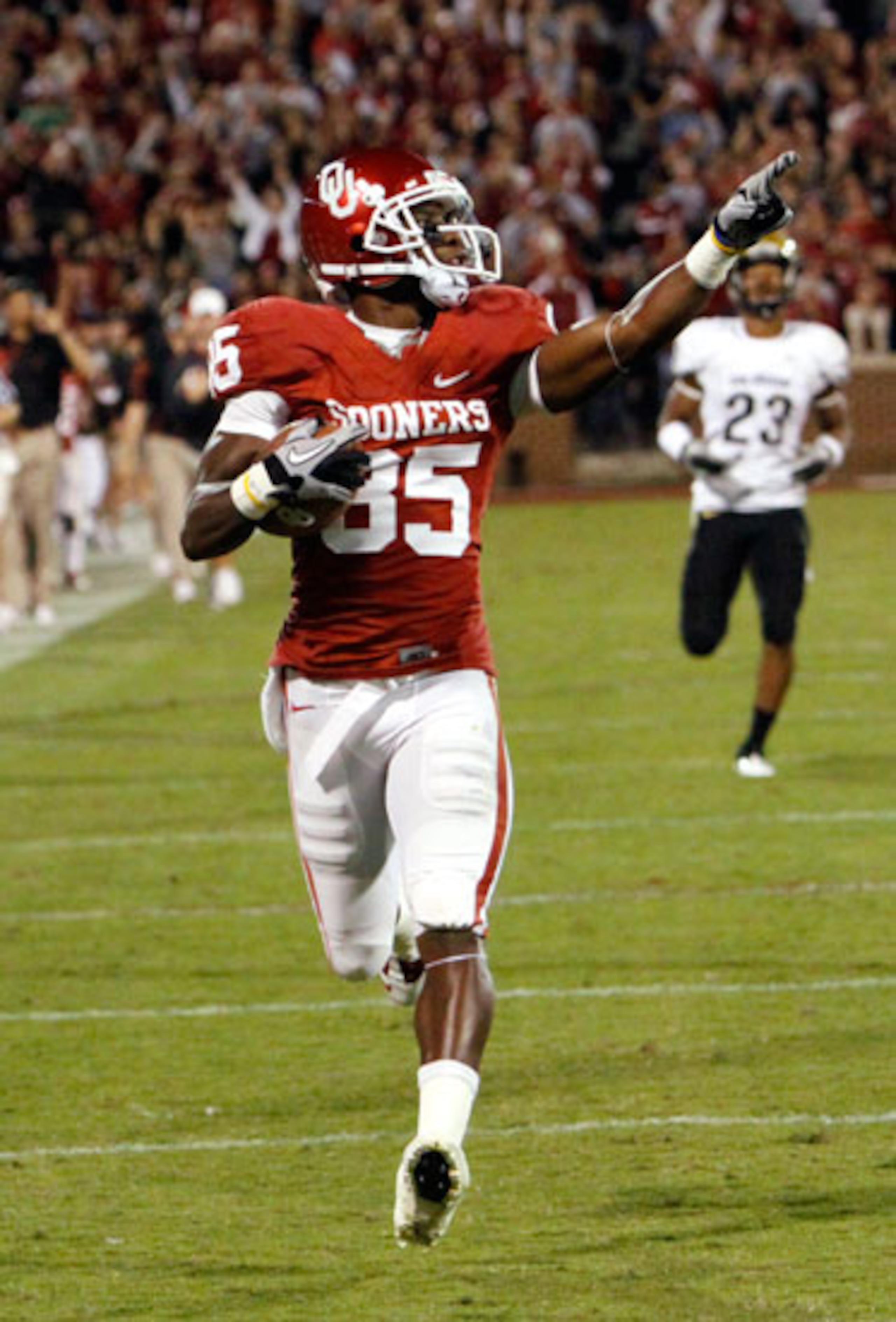 Oklahoma wide receiver Ryan Broyles Oklahoma wide receiver Ryan Broyles