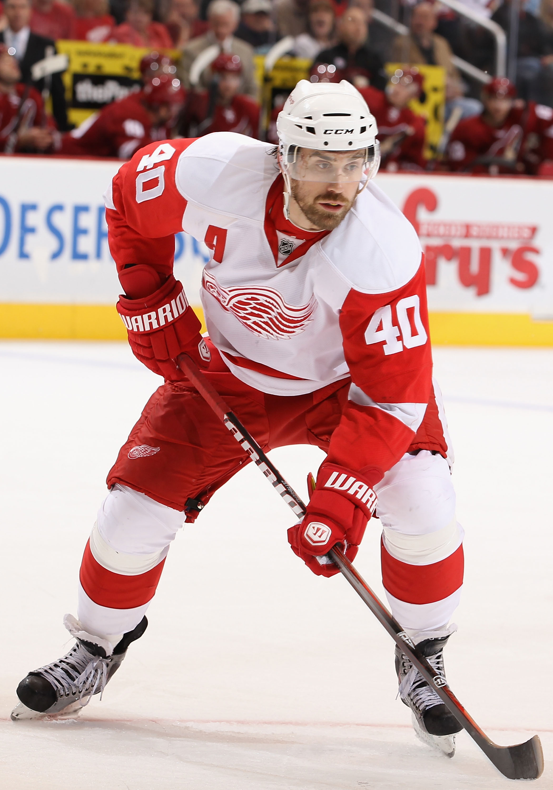 GLENDALE, AZ - MARCH 05: Henrik Zetterberg #40 of the Detroit Red Wings in action during the NHL game against the Phoenix Coyotes at Jobing.com Arena on March 5, 2011 in Glendale, Arizona. The Coyotes defeated the Red Wings 5-4 in an overtime shoot out. GLENDALE, AZ - MARCH 05: Henrik Zetterberg #40 of the Detroit Red Wings in action during the NHL game against the Phoenix Coyotes at Jobing.com Arena on March 5, 2011 in Glendale, Arizona. The Coyotes defeated the Red Wings 5-4 in an overtime shoot out.
