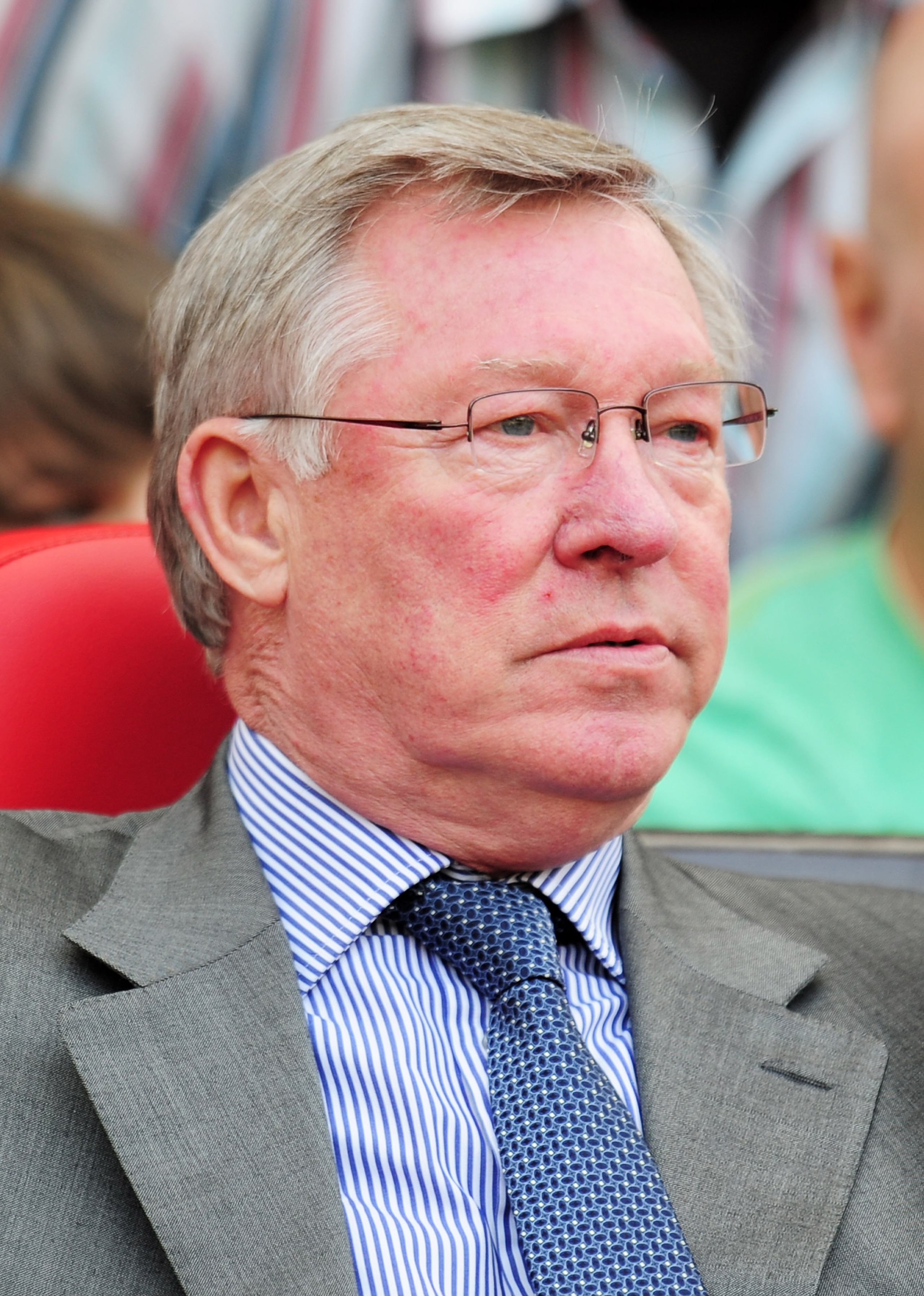 MANCHESTER, ENGLAND - APRIL 23: Sir Alex Ferguson, manager of Manchester United looks on from the bench during the Barclays Premier League match between Manchester United and Everton at Old Trafford on April 23, 2011 in Manchester, England. (Photo by Sha MANCHESTER, ENGLAND - APRIL 23: Sir Alex Ferguson, manager of Manchester United looks on from the bench during the Barclays Premier League match between Manchester United and Everton at Old Trafford on April 23, 2011 in Manchester, England. (Photo by Sha