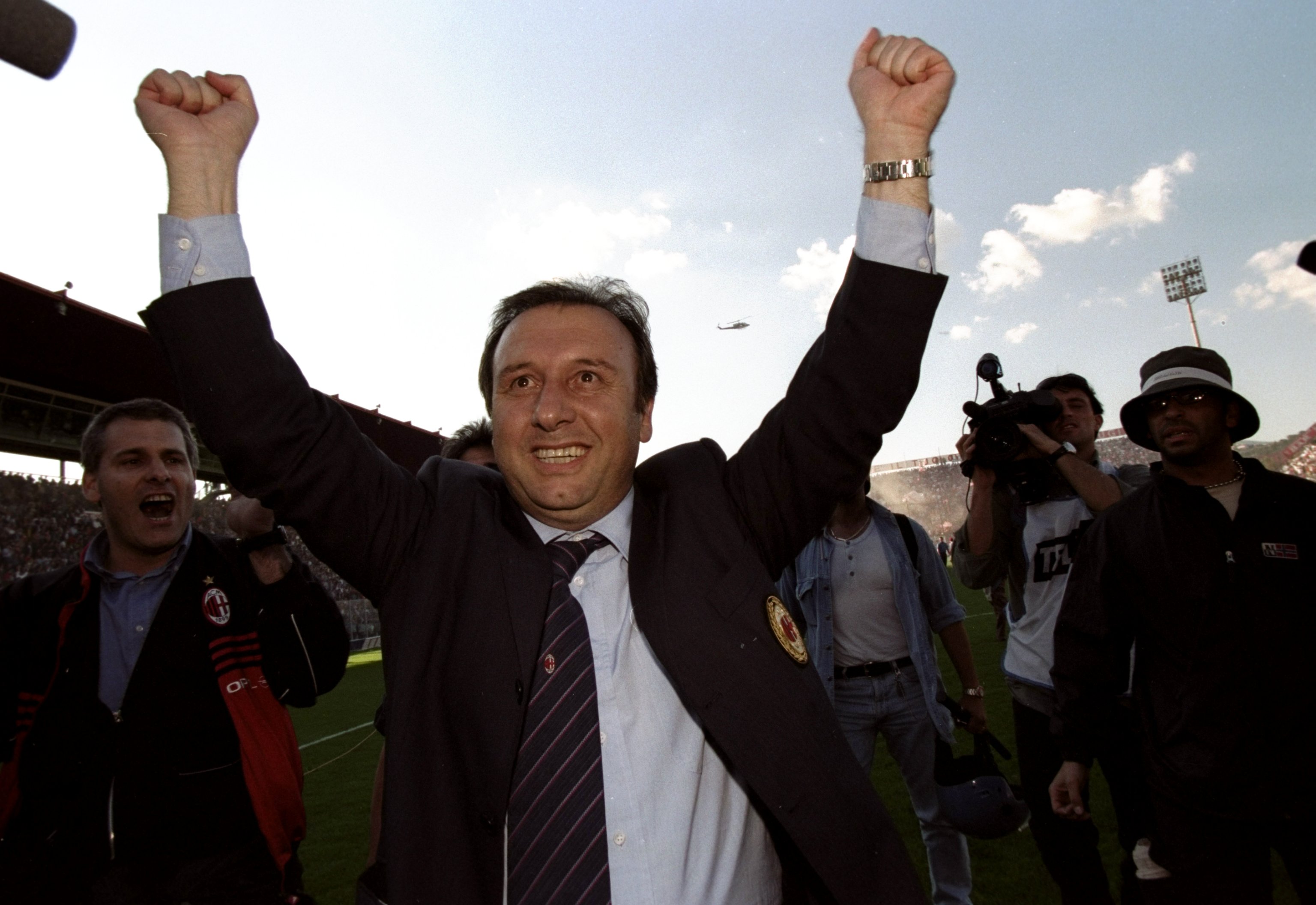 23 May 1999:  Alberto Zaccheroni the AC Milan coach celebrates victory after the Serie A match against Perugia at the Stadio Renato Curi in Perugia, Italy.  The match finished in a 1-2 victory for AC Milan and they clinched the Championship title. \ Manda
