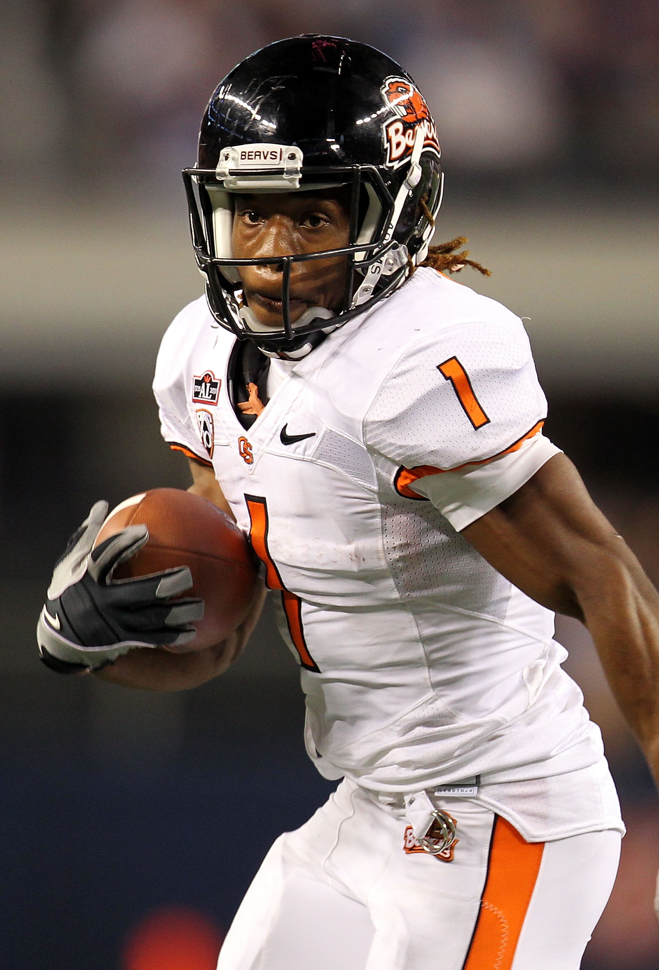 ARLINGTON, TX - SEPTEMBER 04: Running back Jacquizz Rodgers #1 of the Oregon State Beavers at Cowboys Stadium on September 4, 2010 in Arlington, Texas. (Photo by Ronald Martinez/Getty Images) ARLINGTON, TX - SEPTEMBER 04: Running back Jacquizz Rodgers #1 of the Oregon State Beavers at Cowboys Stadium on September 4, 2010 in Arlington, Texas. (Photo by Ronald Martinez/Getty Images)
