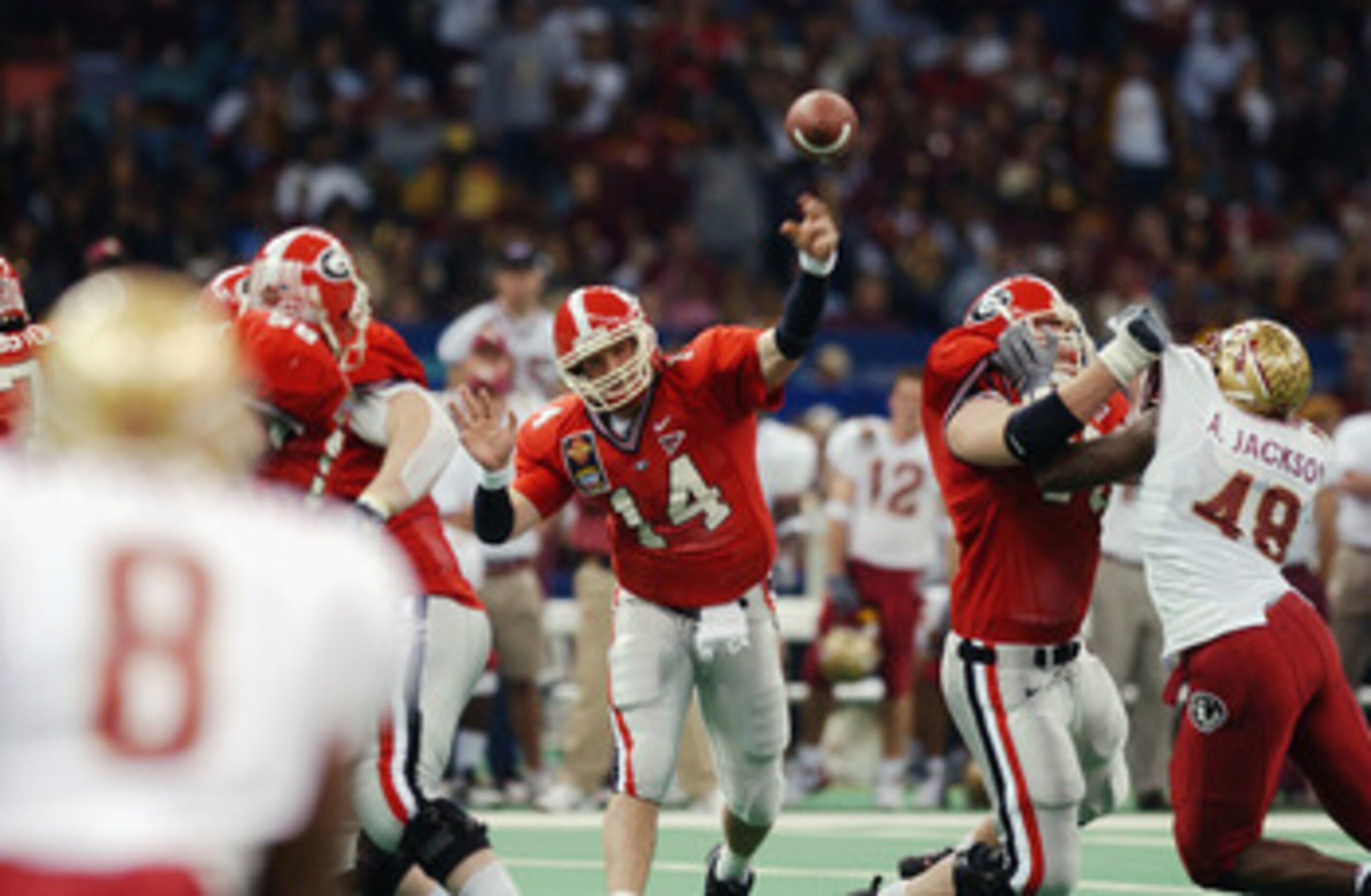 NEW ORLEANS - JANUARY 1: Quarterback David Greene #14 of the University of Georgia Bulldogs passes the ball during the the Nokia Sugar Bowl game against the Florida State University Seminoles at the Louisiana Superdome on January 1, 2003 in New Orleans, NEW ORLEANS - JANUARY 1: Quarterback David Greene #14 of the University of Georgia Bulldogs passes the ball during the the Nokia Sugar Bowl game against the Florida State University Seminoles at the Louisiana Superdome on January 1, 2003 in New Orleans,
