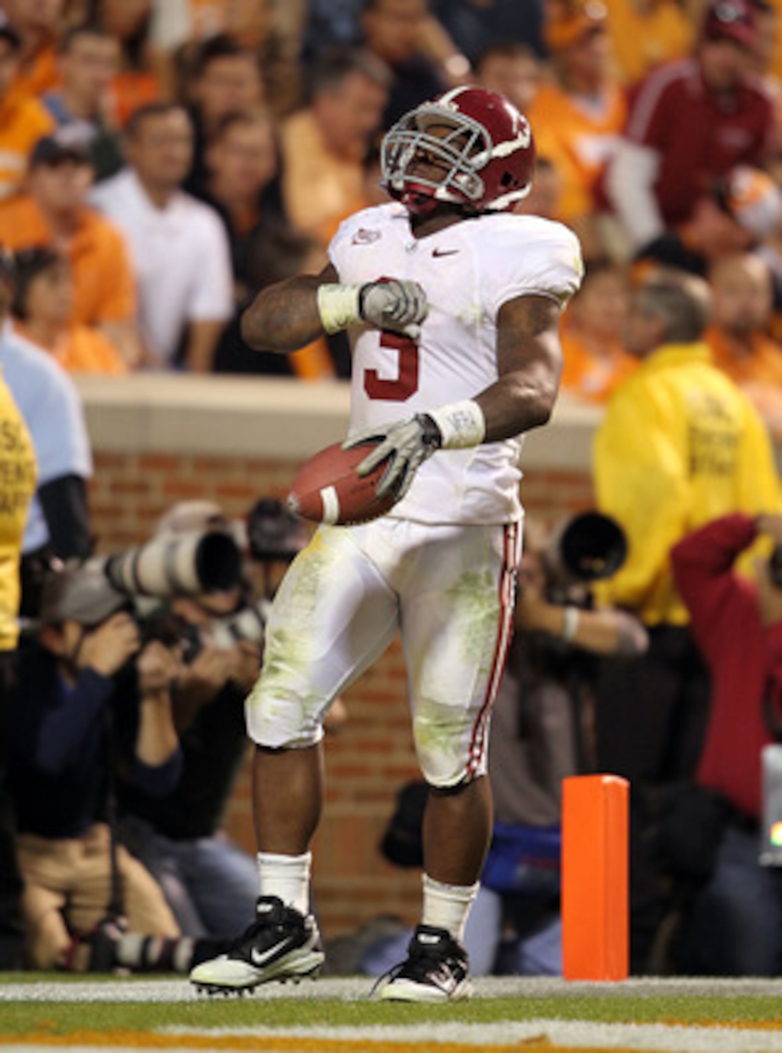 KNOXVILLE, TN - OCTOBER 23: Trent Richardson #3 of the Alabama Crimson Tide celebrates after running for a touchdown during the SEC game against the Tennessee Volunteers at Neyland Stadium on October 23, 2010 in Knoxville, Tennessee. (Photo by Andy Lyon KNOXVILLE, TN - OCTOBER 23: Trent Richardson #3 of the Alabama Crimson Tide celebrates after running for a touchdown during the SEC game against the Tennessee Volunteers at Neyland Stadium on October 23, 2010 in Knoxville, Tennessee. (Photo by Andy Lyon