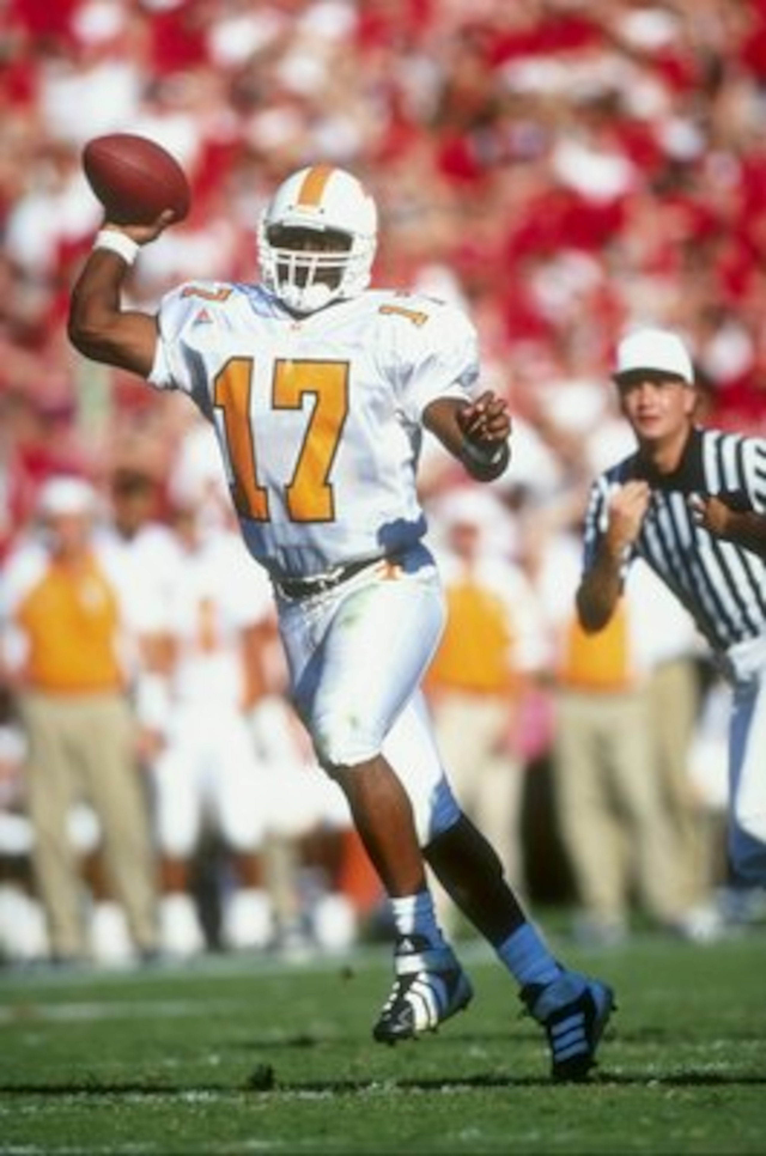 10 Oct 1998: Quarterback Tee Martin #17 of the Tennessee Volunteers throws during a game against the Georgia Bulldogs at Sanford Stadium in Athens, Georgia. Tennessee defeated Georgia 22-3. Mandatory Credit: Vincent Laforet /Allsport 10 Oct 1998: Quarterback Tee Martin #17 of the Tennessee Volunteers throws during a game against the Georgia Bulldogs at Sanford Stadium in Athens, Georgia. Tennessee defeated Georgia 22-3. Mandatory Credit: Vincent Laforet /Allsport
