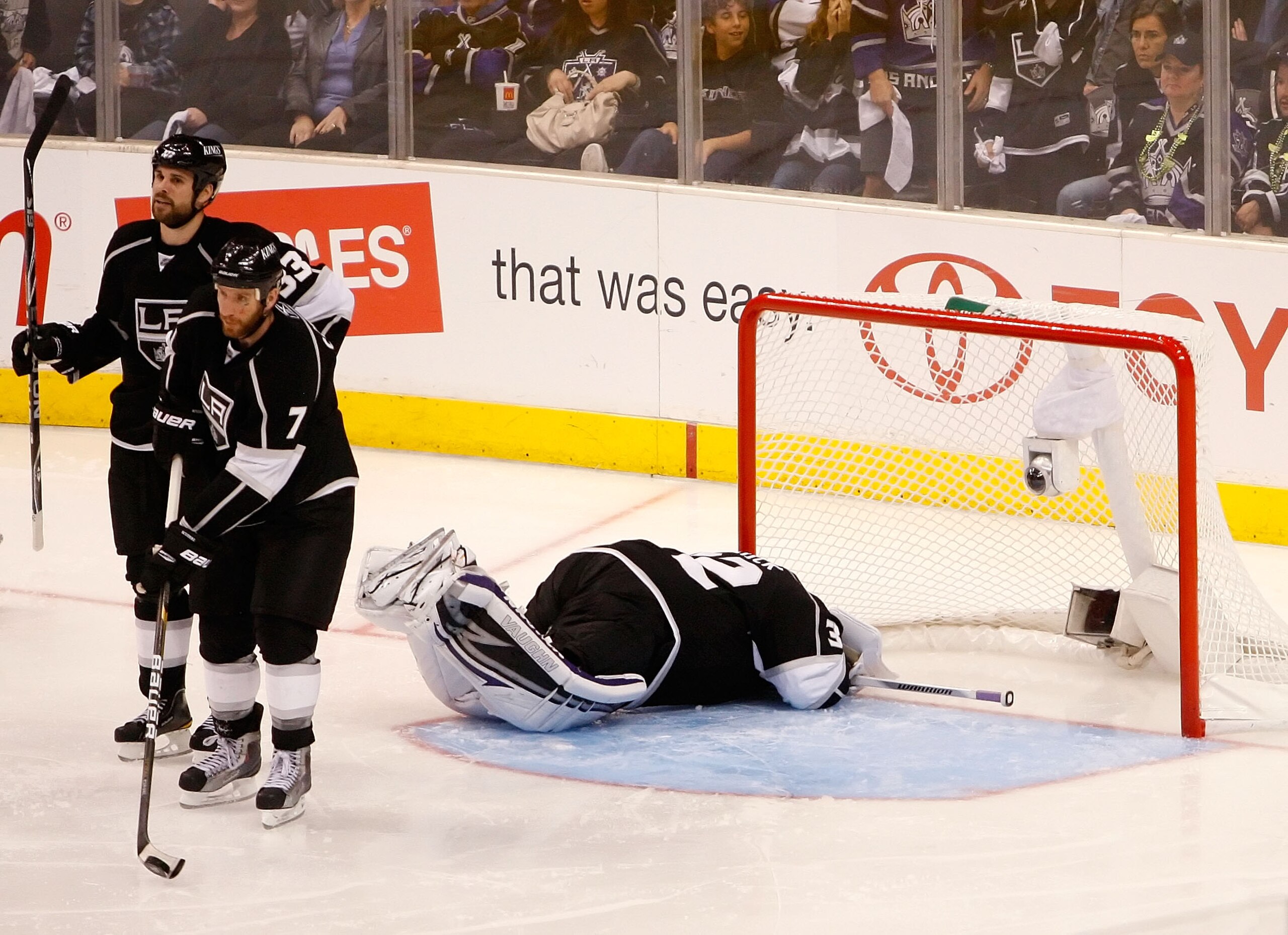 LOS ANGELES, CA - APRIL 25: Jonathan Quick #32 of the Los Angeles Kings reacts after allowing the game winning goal in overtime to Joe Thornton #19 of the San Jose Sharks in game six of the Western Conference Quarterfinals during the 2011 NHL Stanley Cup LOS ANGELES, CA - APRIL 25: Jonathan Quick #32 of the Los Angeles Kings reacts after allowing the game winning goal in overtime to Joe Thornton #19 of the San Jose Sharks in game six of the Western Conference Quarterfinals during the 2011 NHL Stanley Cup