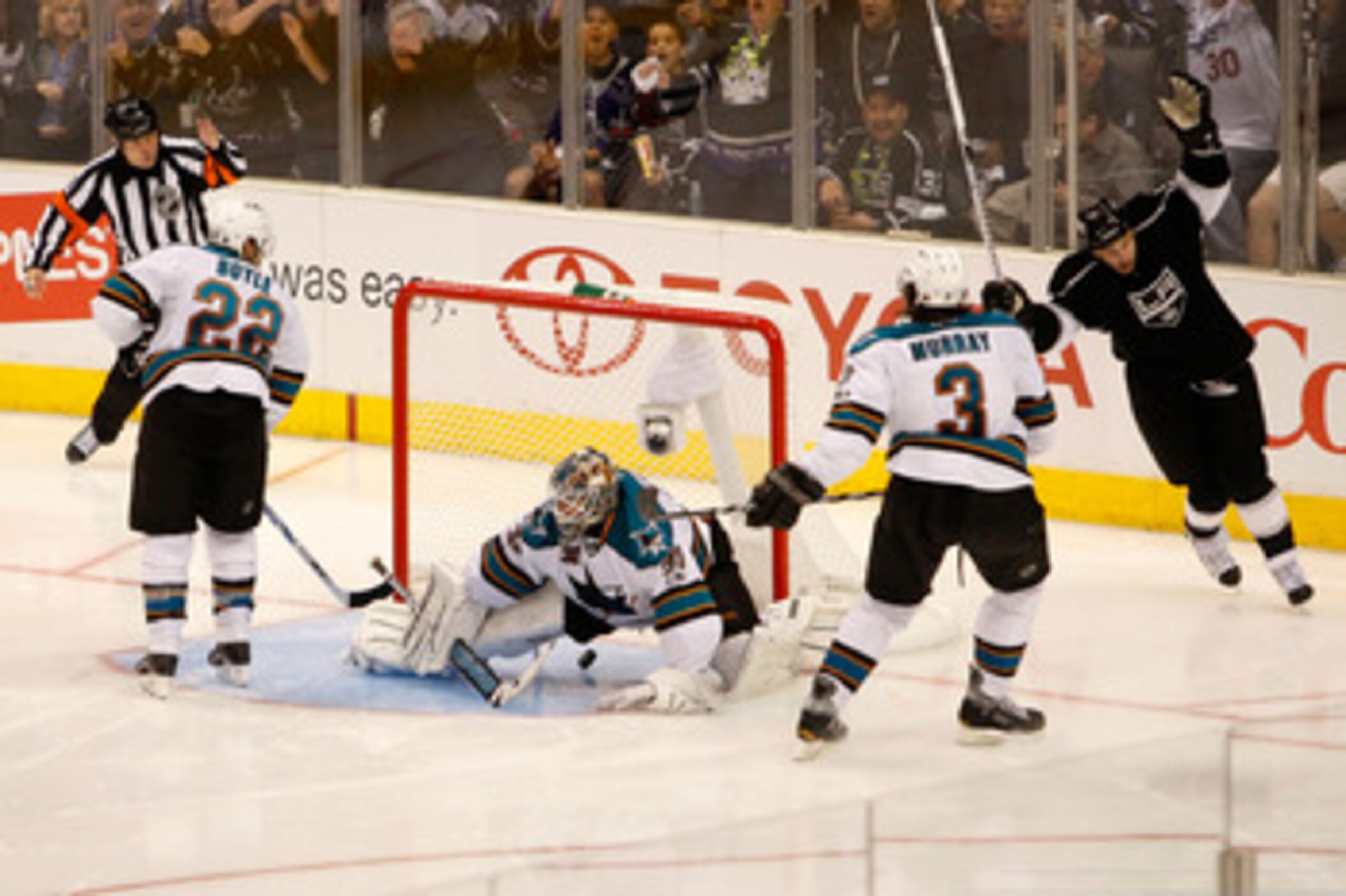 LOS ANGELES, CA - APRIL 25:  Ryan Smyth #94 of the Los Angeles Kings celebrates after scoring a goal against the San Jose Sharks in game six of the Western Conference Quarterfinals during the 2011 NHL Stanley Cup Playoffs at Staples Center on April 25, 20