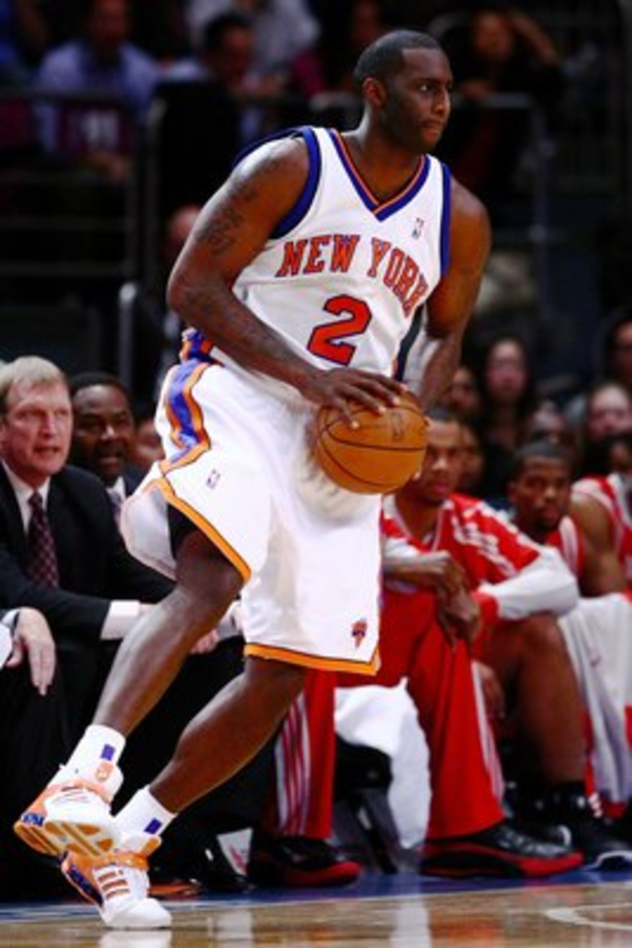 NEW YORK - JANUARY 26:  Tim Thomas #2 of the New York Knicks drives against the Houston Rockets on January 26, 2009 at Madison Square Garden in New York City.  NOTE TO USER: User expressly acknowledges and agrees that, by downloading and/or using this Pho
