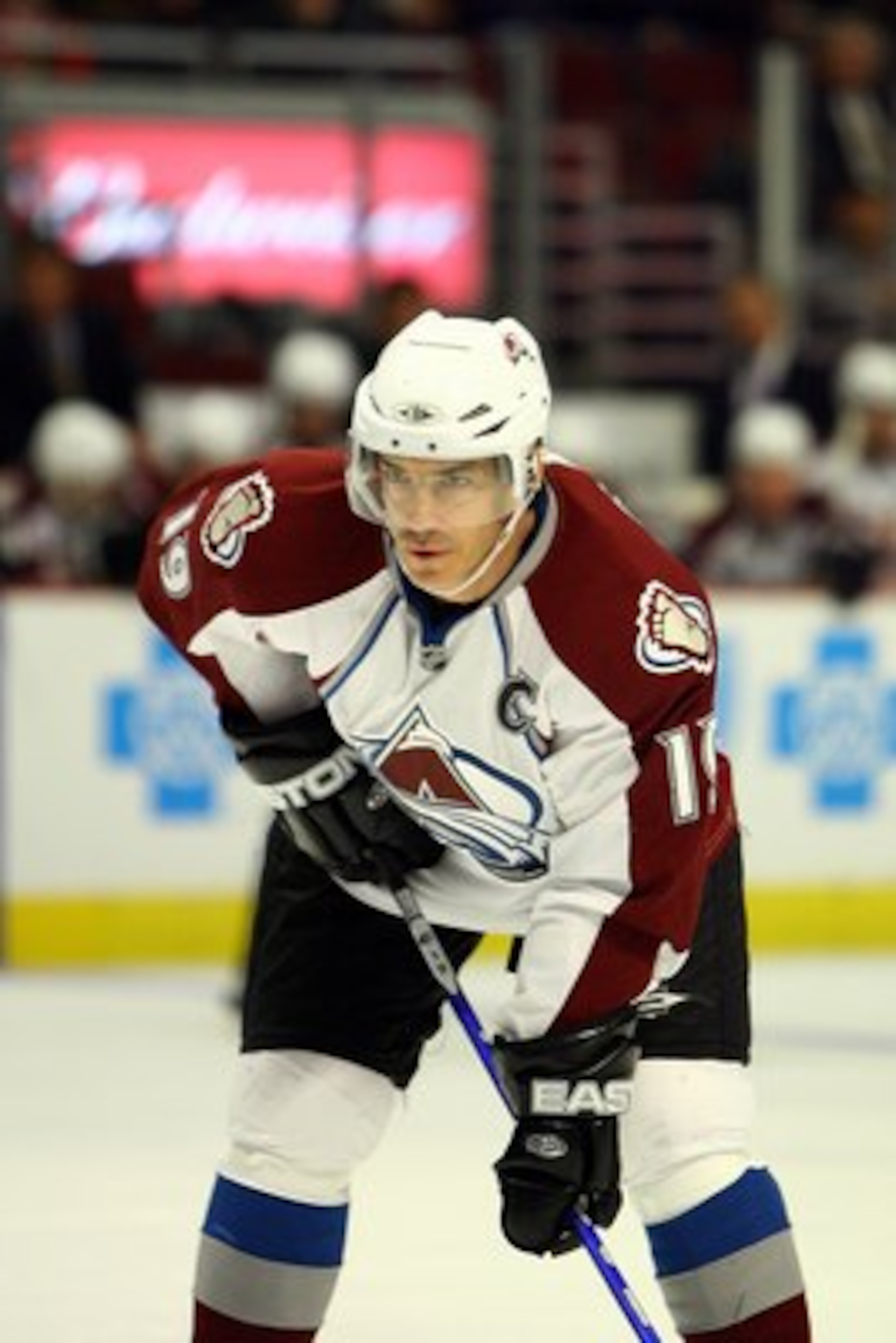 CHICAGO - NOVEMBER 03:  Joe Sakic #19 of the Colorado Avalanche skates against the Chicago Blackhawks  at the United Center on November 3, 2008 in Chicago, Illinois.  (Photo by Jeff Gross/Getty Images)