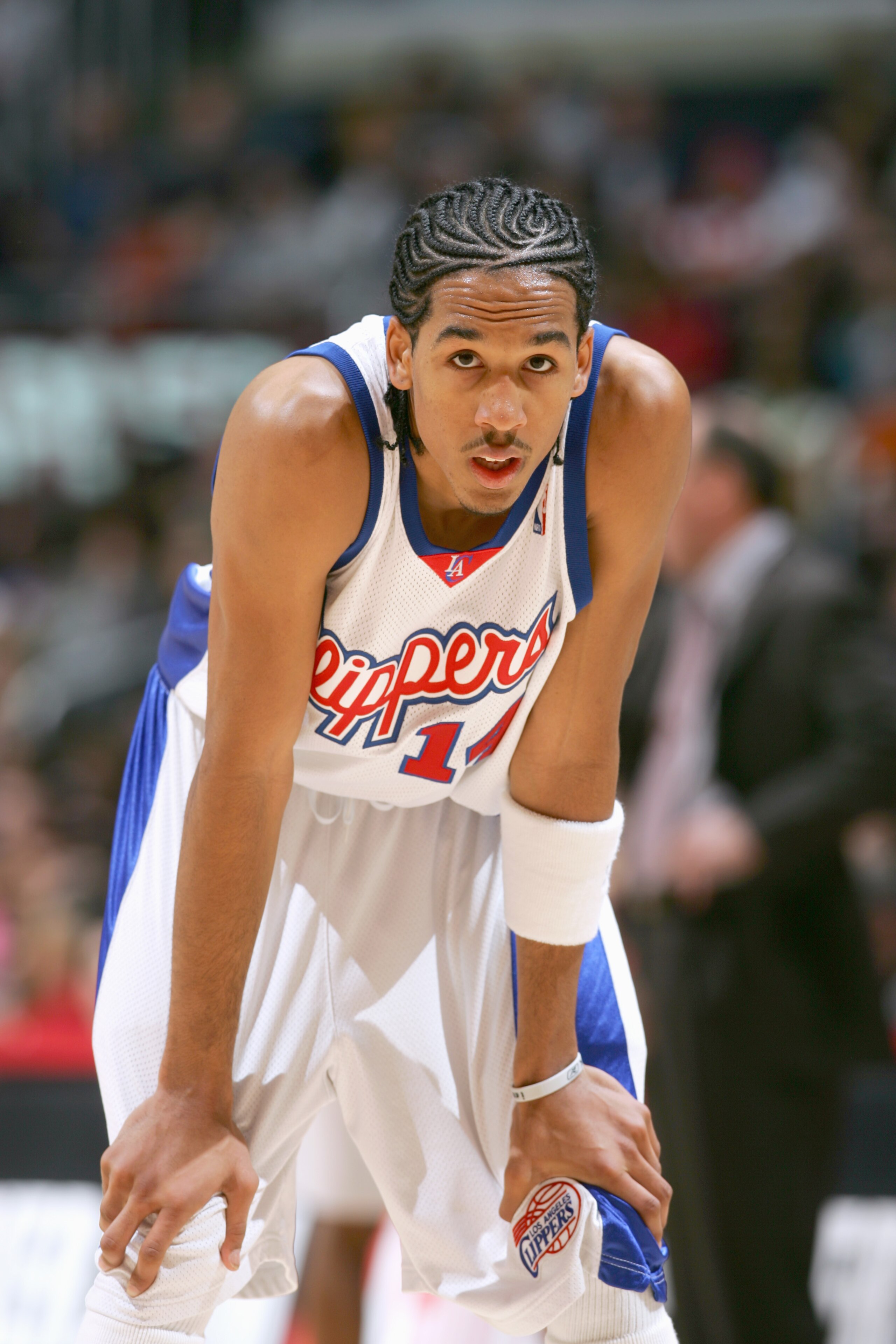 LOS ANGELES, CA - DECEMBER 17:  Shaun Livingston #14 of the Los Angeles Clippers rests on the court during the game against the Houston Rockets at the Staples Center on December 17, 2005 in Los Angeles, California. The Clippers defeated the Rockets 89-81.