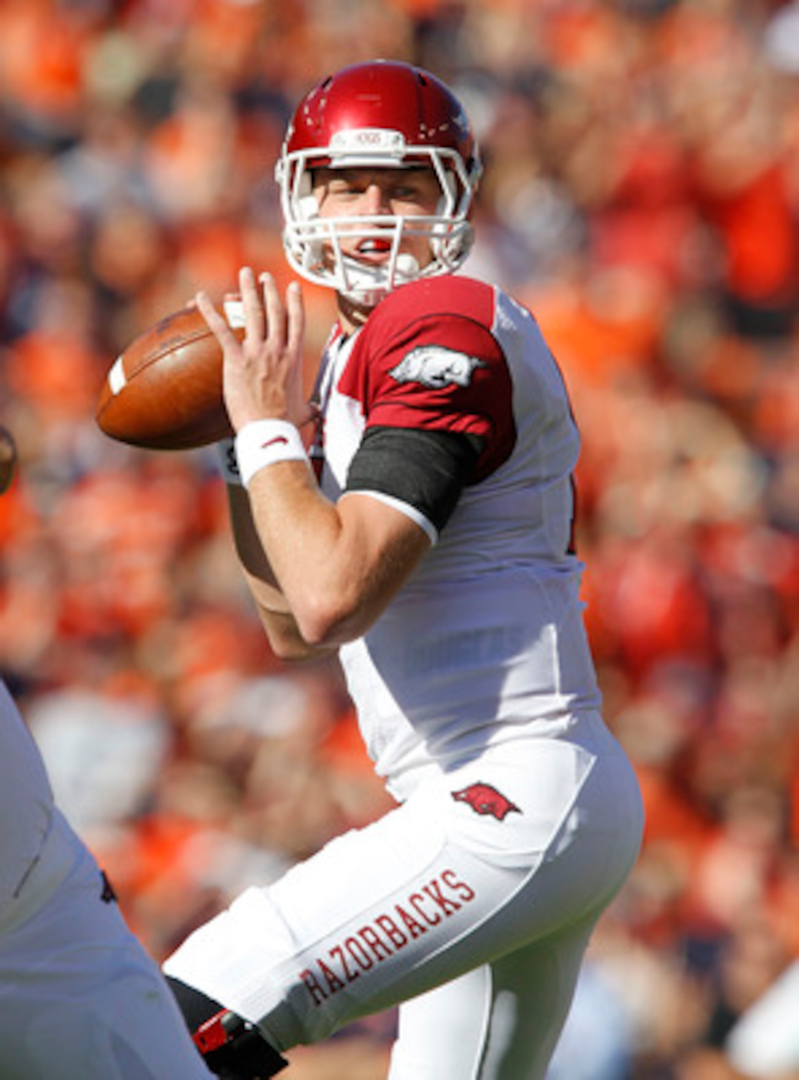 AUBURN - OCTOBER 16:  Quarterback Ryan Mallett #15 of the Arkansas Razorbacks drops back to throw a pass during the game against the Auburn Tigers at Jordan-Hare Stadium on October 16, 2010 in Auburn, Alabama.  (Photo by Mike Zarrilli/Getty Images)