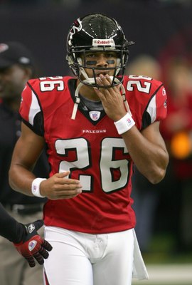 ATLANTA - OCTOBER 22: Omare Lowe #26 of the Atlanta Falcons moves on the field during the game against the Pittsburgh Steelers on October 22, 2006 at the Georgia Dome in Atlanta, Georgia. (Photo by Doug Pensinger/Getty Images)