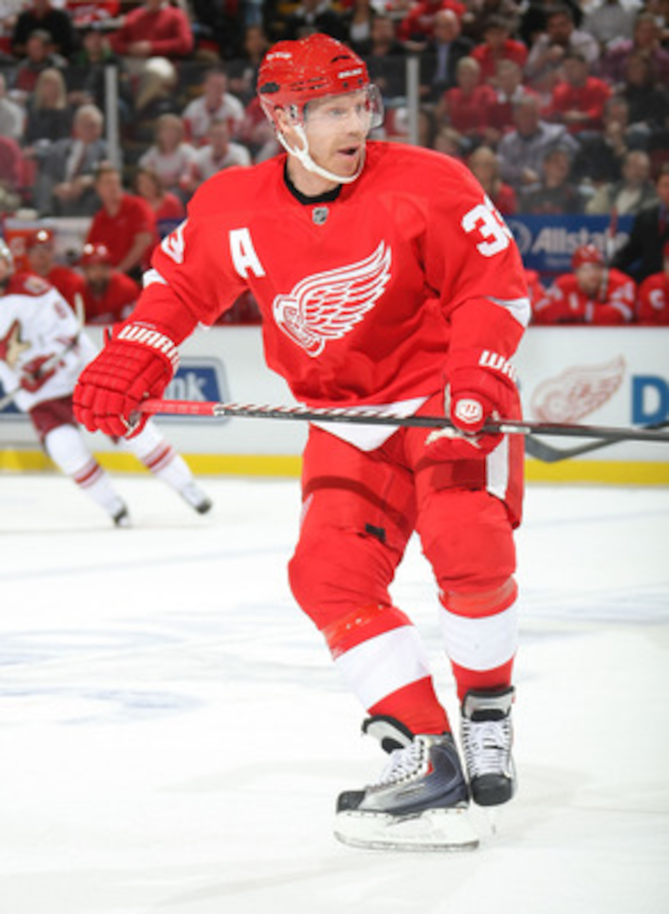 DETROIT, MI- APRIL 13: Kris Draper #33 of the Detroit Red Wings skates against the Phoenix Coyotes in Game One of the Western Conference Quarterfinals during the 2011 NHL Stanley Cup Playoffs at Joe Louis Arena on April 13, 2011 in Detroit, Michigan.(Pho DETROIT, MI- APRIL 13: Kris Draper #33 of the Detroit Red Wings skates against the Phoenix Coyotes in Game One of the Western Conference Quarterfinals during the 2011 NHL Stanley Cup Playoffs at Joe Louis Arena on April 13, 2011 in Detroit, Michigan.(Pho