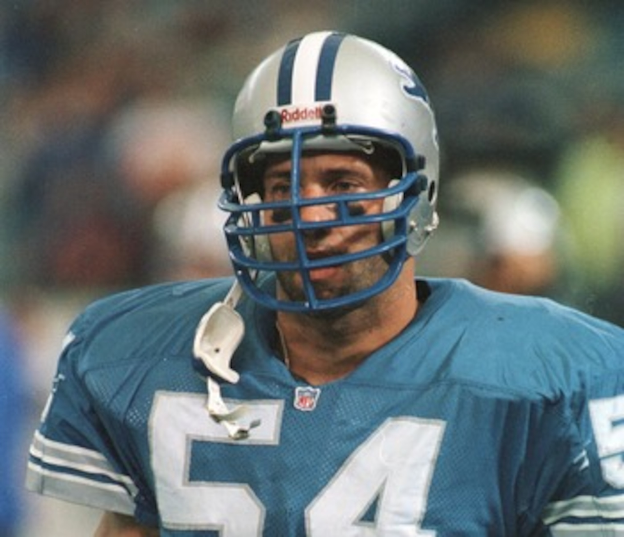 8 Oct 1995:  Linebacker Chris Spielman of the Detroit Lions jogs off the field during the Lions 38-20 victory over the Cleveland Browns at the Pontiac Silverdome in Detroit, Michigan.   Mandatory Credit: Brian Bahr/ALLSPORT