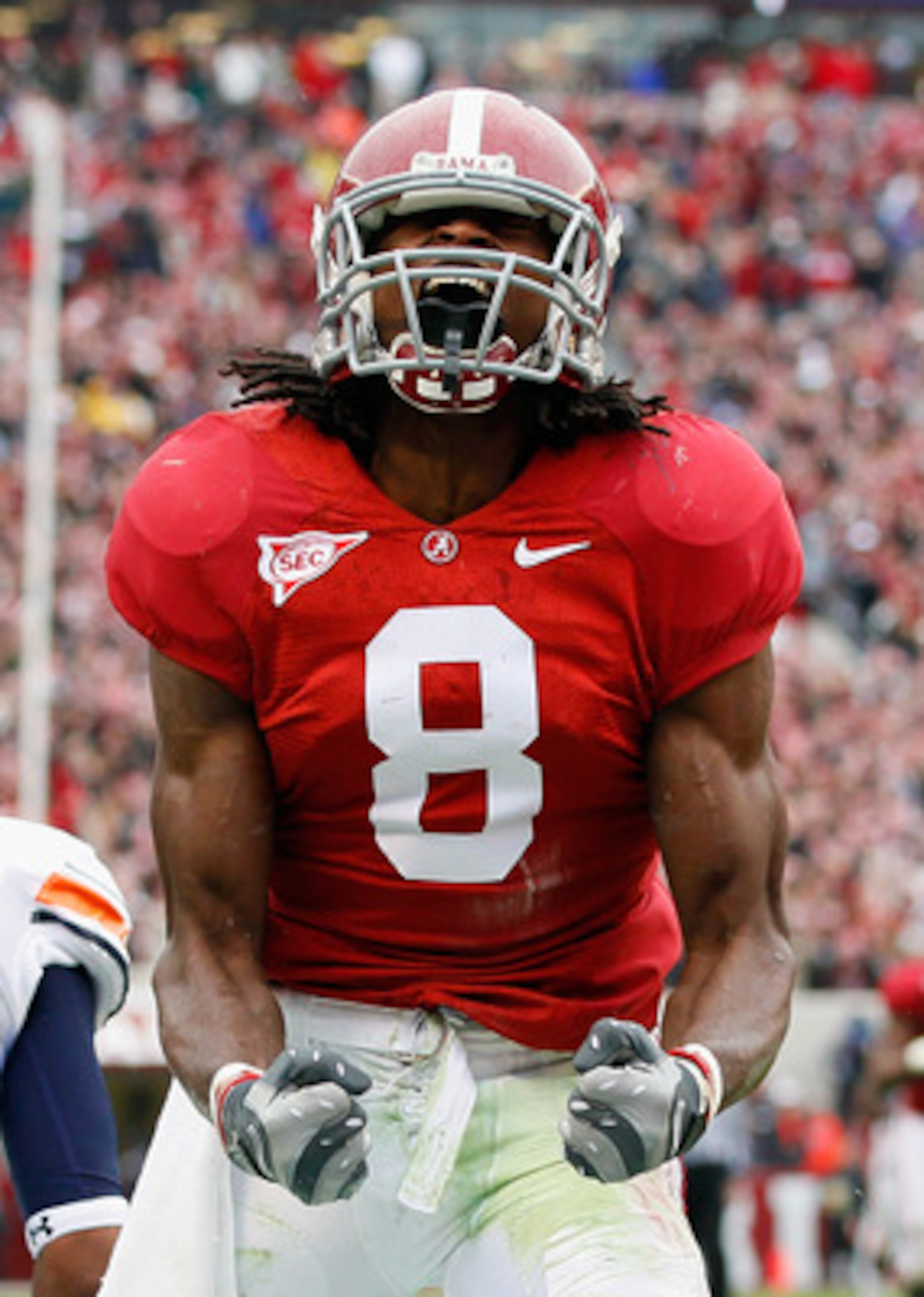 TUSCALOOSA, AL - NOVEMBER 26:  Julio Jones #8 of the Alabama Crimson Tide reacts after a long reception against the Auburn Tigers at Bryant-Denny Stadium on November 26, 2010 in Tuscaloosa, Alabama.  (Photo by Kevin C. Cox/Getty Images)