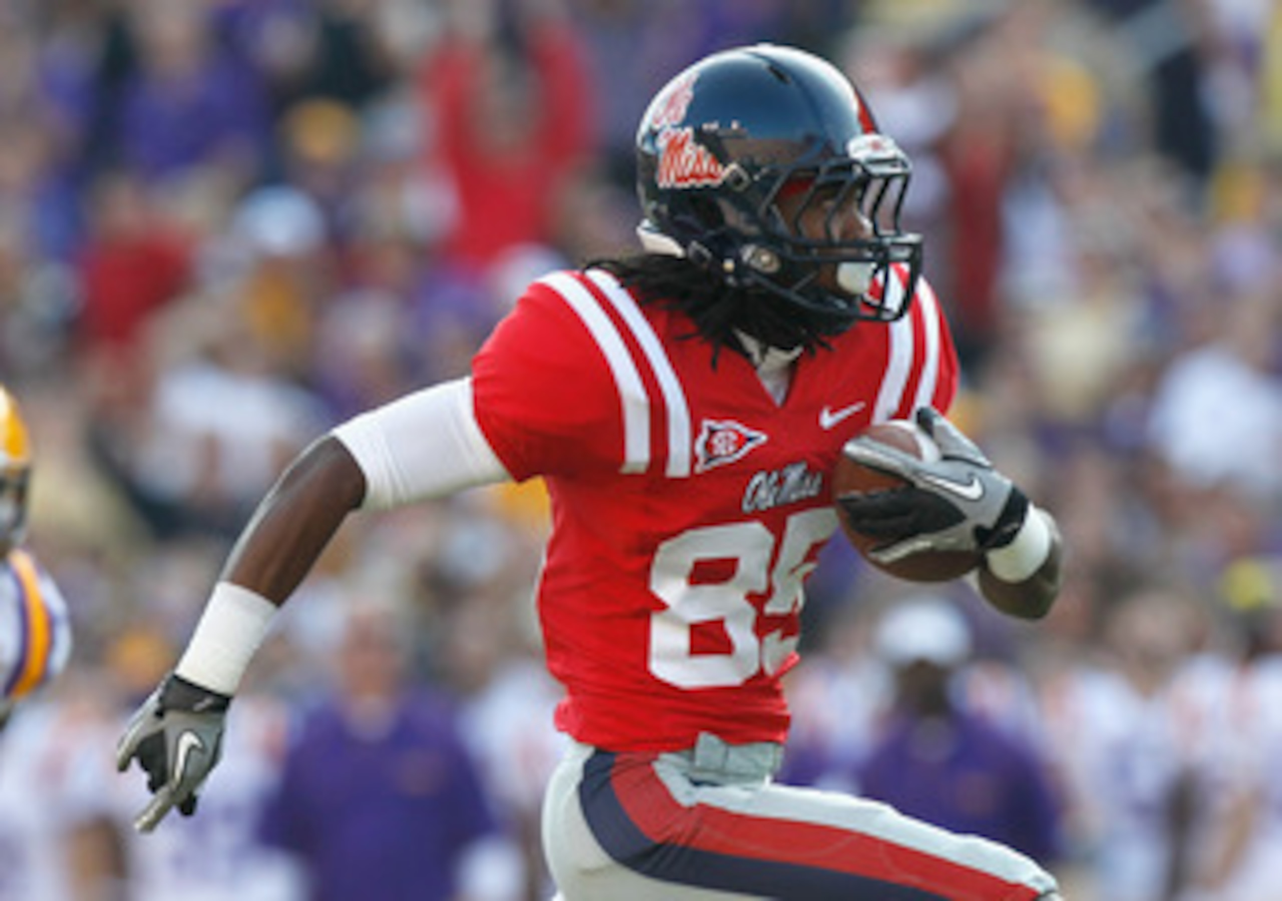 BATON ROUGE, LA - NOVEMBER 20:  Ja-Mes Logan #85 of the Ole Miss Rebels against the Louisiana State University Tigers at Tiger Stadium on November 20, 2010 in Baton Rouge, Louisiana.  (Photo by Kevin C. Cox/Getty Images)