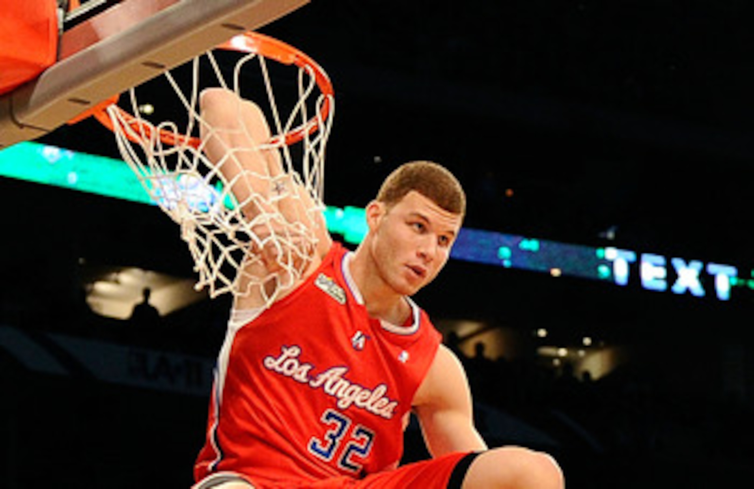 LOS ANGELES, CA - FEBRUARY 19:  Blake Griffin #32 of the Los Angeles Clippers dunks the ball as his elbow hangs on the rim in the Sprite Slam Dunk Contest apart of NBA All-Star Saturday Night at Staples Center on February 19, 2011 in Los Angeles, Californ
