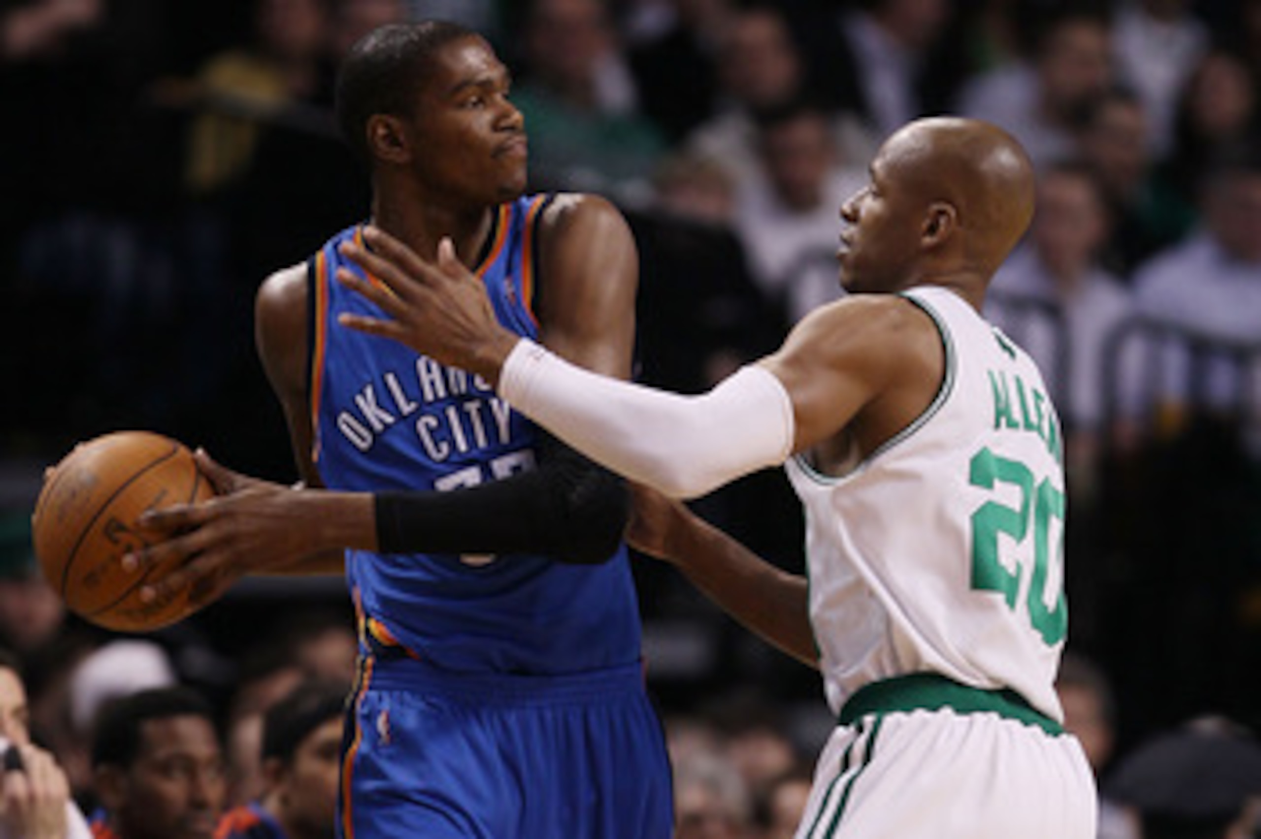 BOSTON - MARCH 31:  Kevin Durant #35 of the Oklahoma City Thunder looks to pass as Ray Allen #20 of the Boston Celtics defends on March 31, 2010 at the TD Garden in Boston, Massachusetts.  NOTE TO USER: User expressly acknowledges and agrees that, by down