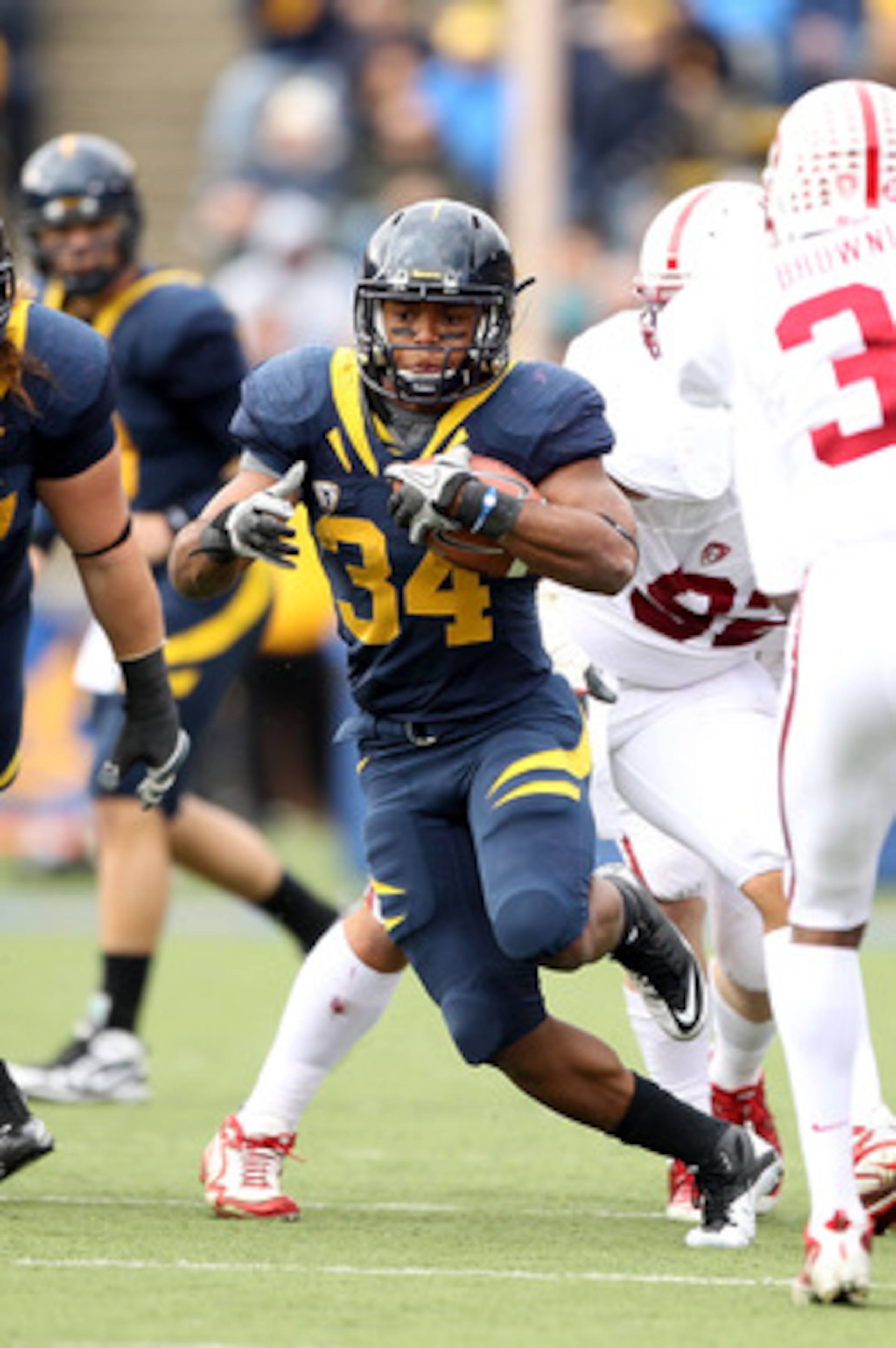 BERKELEY, CA - NOVEMBER 20:  Shane Vereen #34 of the California Golden Bears in action against the Stanford Cardinal at California Memorial Stadium on November 20, 2010 in Berkeley, California.  (Photo by Ezra Shaw/Getty Images)