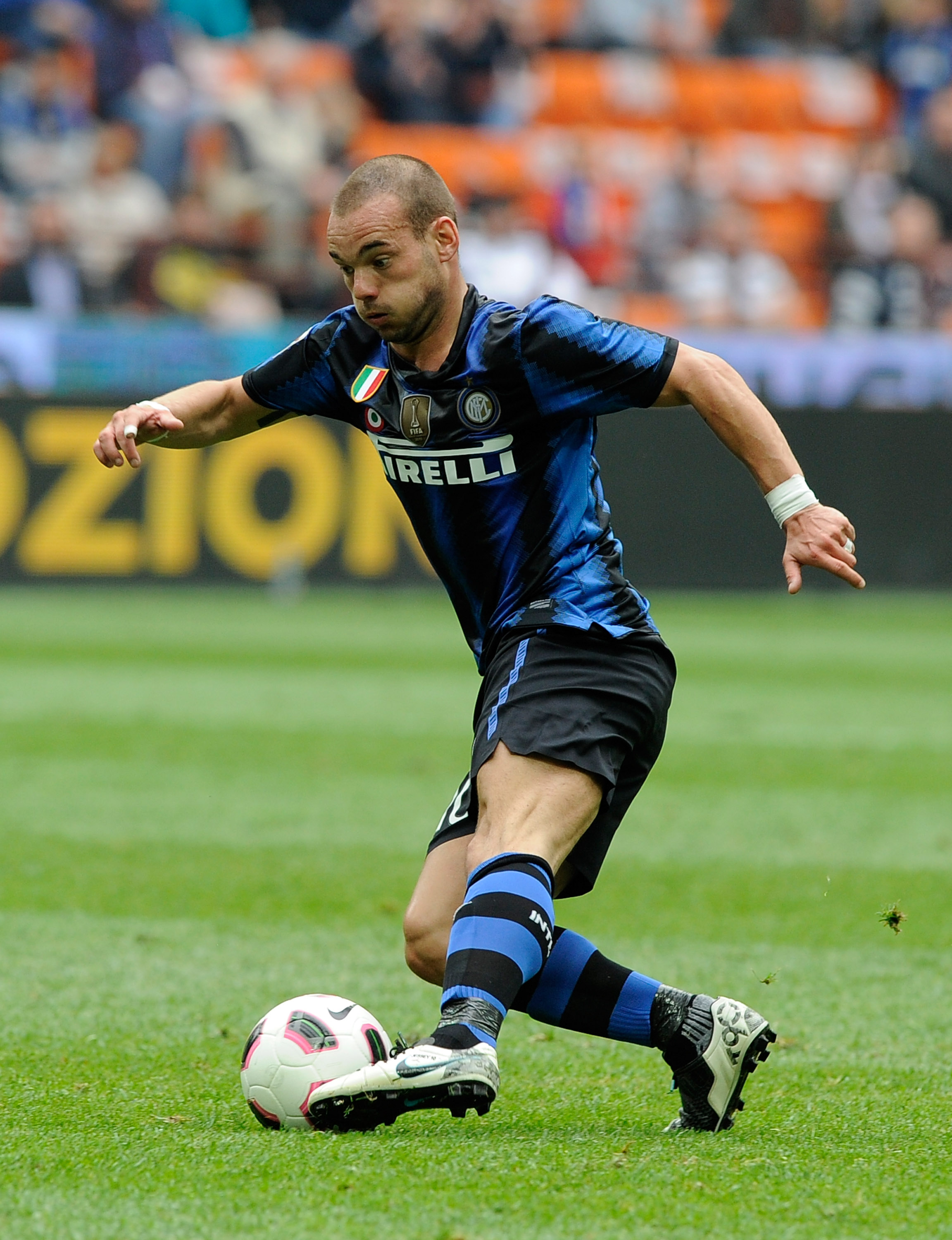 MILAN, ITALY - APRIL 23:  Wesley Sneijder of FC Inter Milan during the Serie A match between FC Internazionale Milano and SS Lazio at Stadio Giuseppe Meazza on April 23, 2011 in Milan, Italy.  (Photo by Claudio Villa/Getty Images)