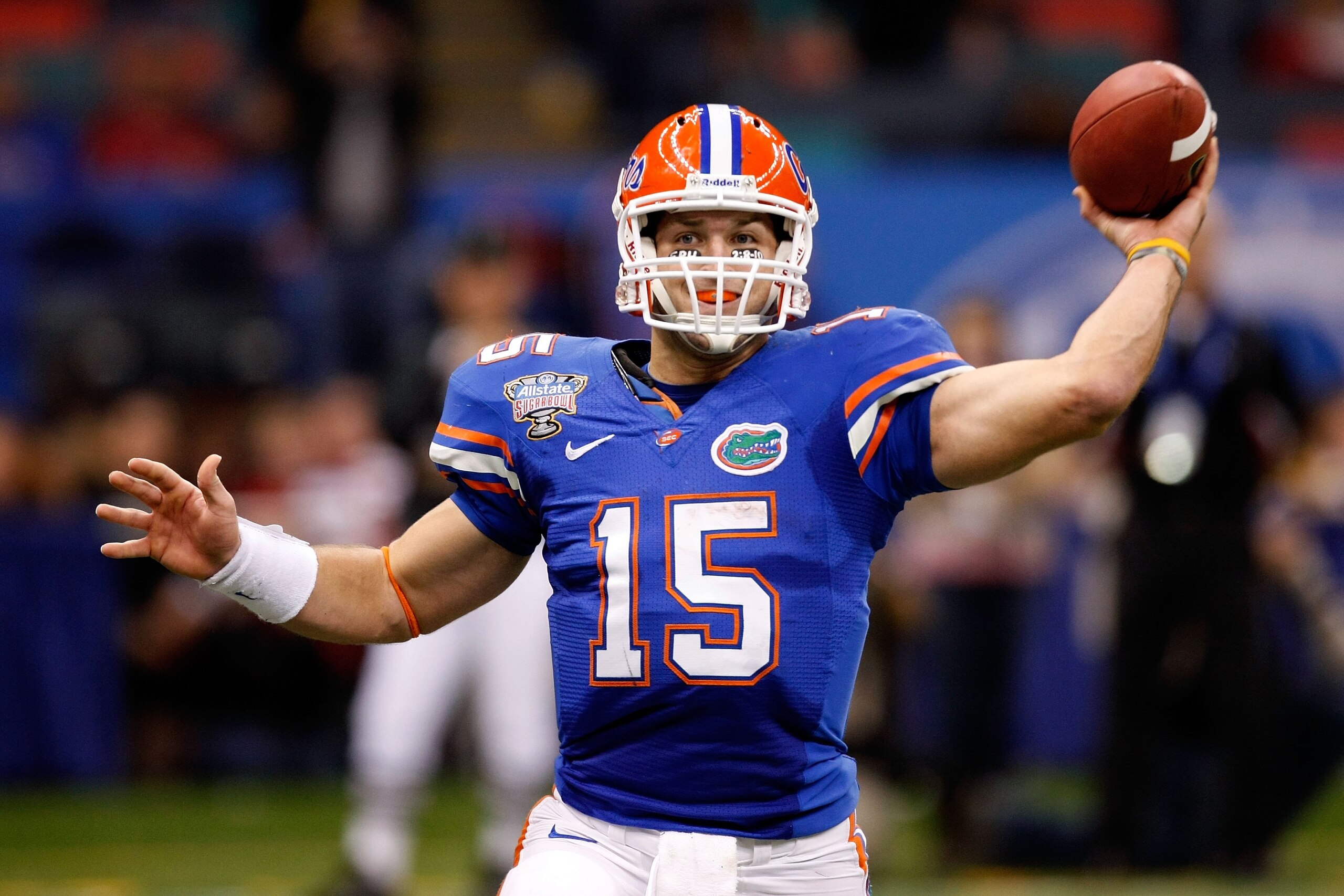 NEW ORLEANS - JANUARY 01:  Quarterback Tim Tebow #15 of the Florida Gators throws a pass against the Cincinnati Bearcats during the Allstate Sugar Bowl at the Louisana Superdome on January 1, 2010 in New Orleans, Louisiana.  (Photo by Kevin C. Cox/Getty I