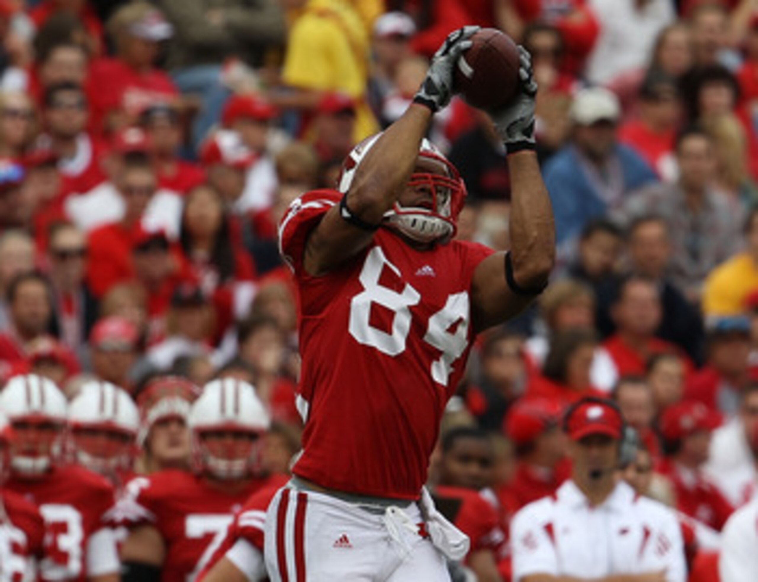 MADISON, WI - SEPTEMBER 18: Lance Kendricks #84 of the Wisconsin Badgers catches a pass against the Arizona State Sun Devils at Camp Randall Stadium on September 18, 2010 in Madison, Wisconsin. Wisconsin defeated Arizona State 20-19. (Photo by Jonathan Da