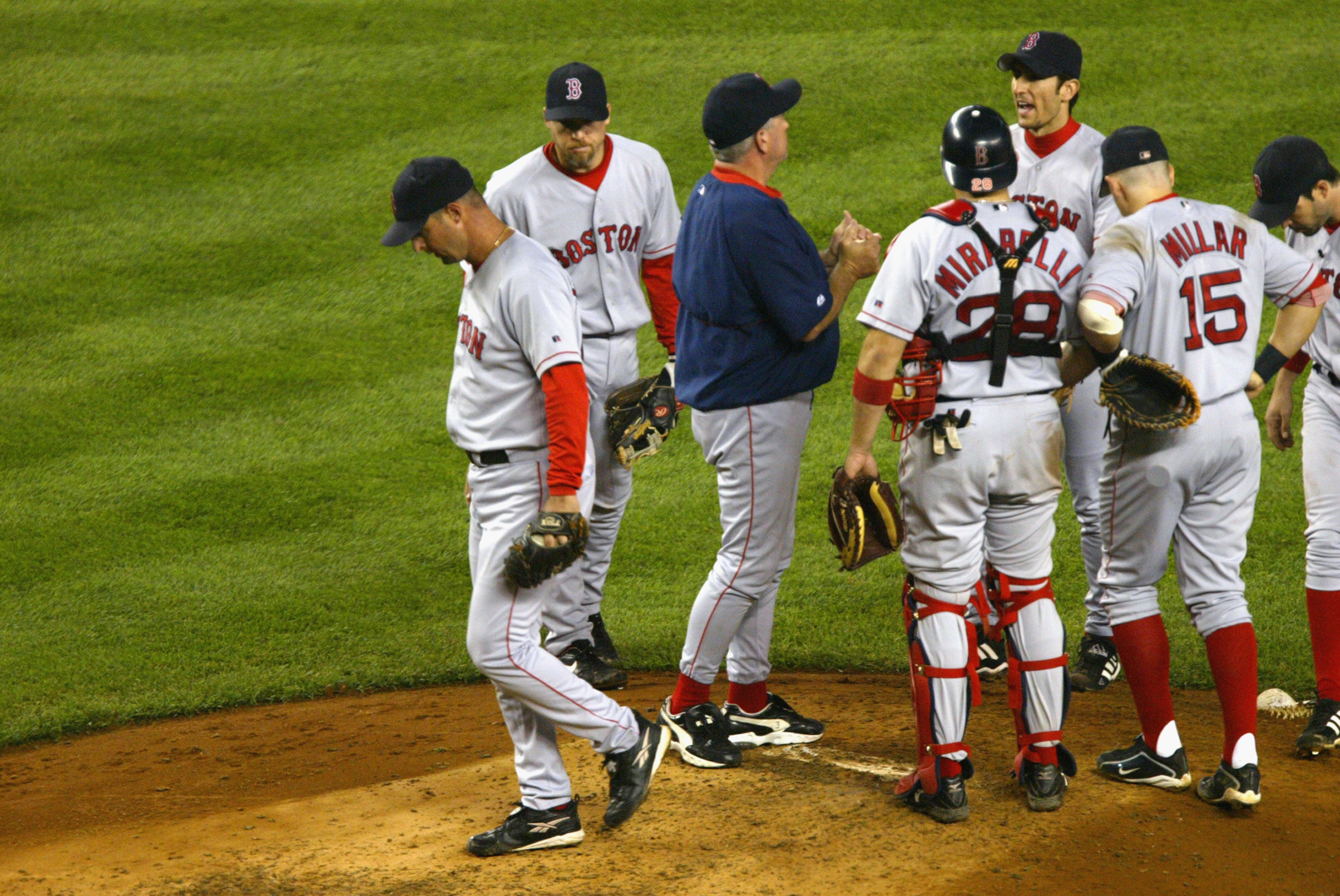 Tim Wakefield shelled as Red Sox drop 2nd straight 