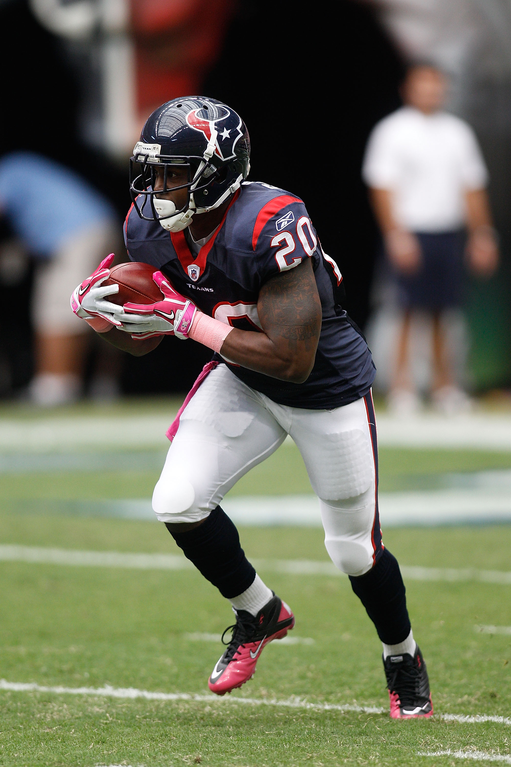 Steve Slaton Claimed By Miami Dolphins After Houston Texans Waive