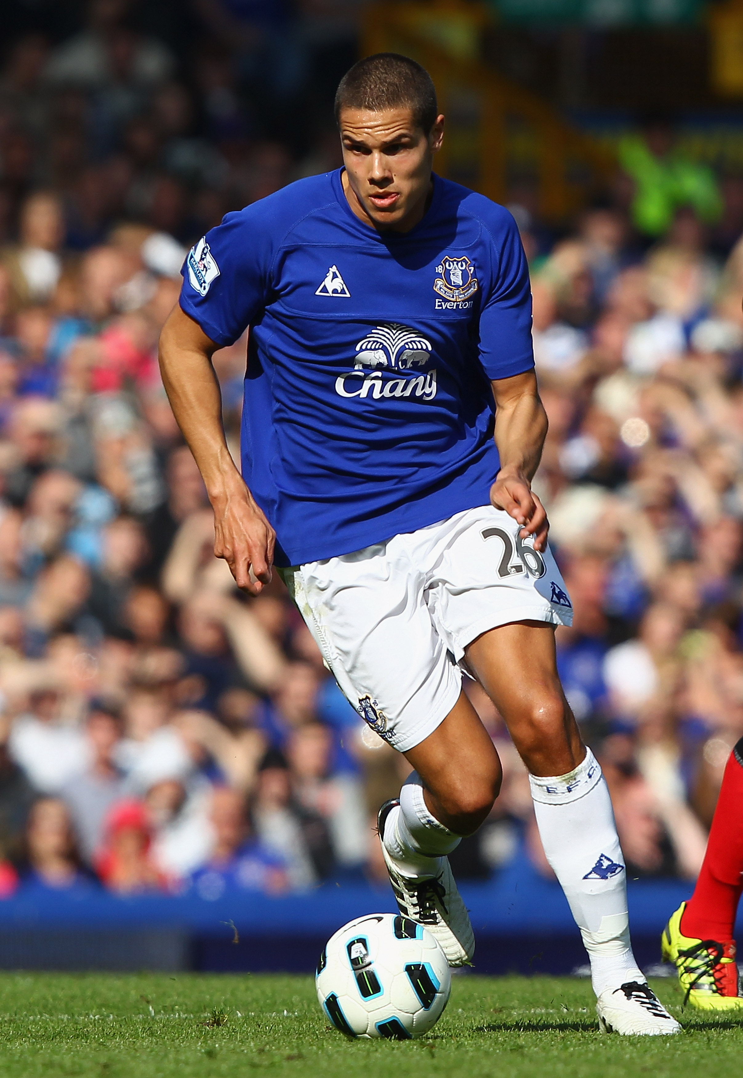 LIVERPOOL, ENGLAND - APRIL 16:  Jack Rodwell of Everton in action during the Barclays Premier League match between Everton and Blackburn Rovers at  Goodison Park on April 16, 2011 in Liverpool, England.  (Photo by Clive Brunskill/Getty Images)