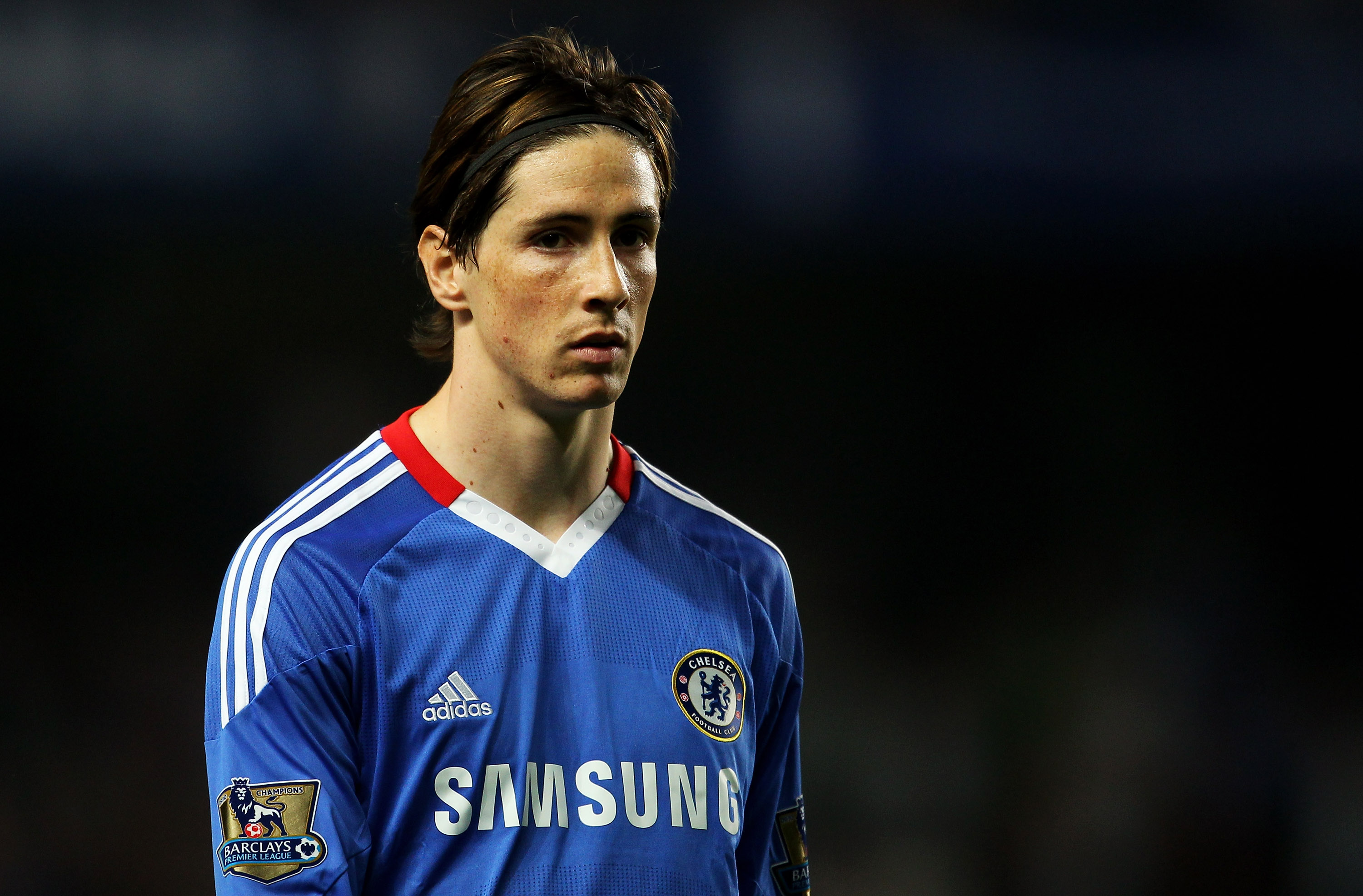 LONDON, ENGLAND - APRIL 20:  Fernando Torres of Chelsea looks on during the Barclays Premier League match between Chelsea and Birmingham City at Stamford Bridge on April 20, 2011 in London, England.  (Photo by Julian Finney/Getty Images)