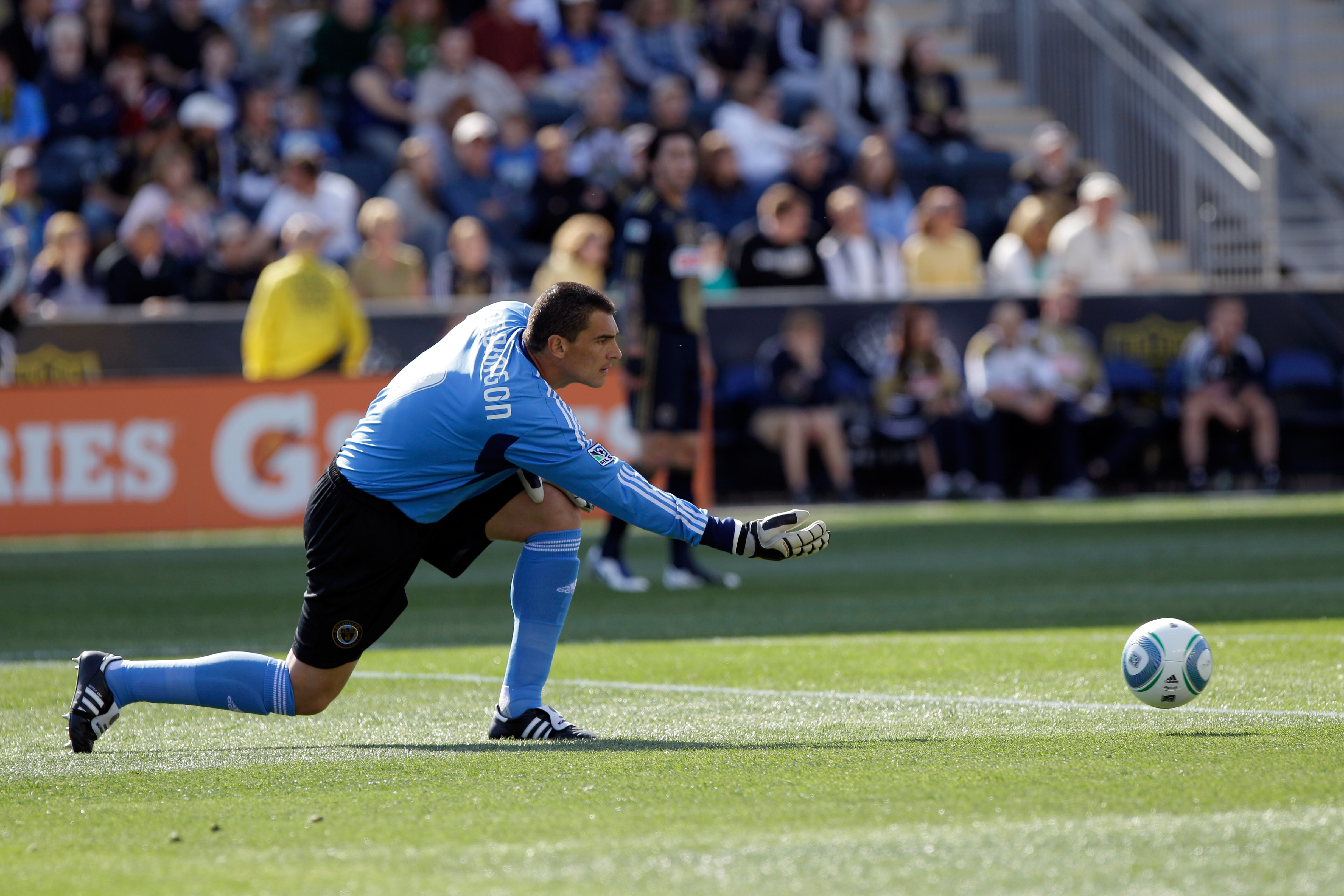 CHESTER, PA - APRIL 30: Goalie Faryd Mondragon #1 of the Philadelphia Union in action against the San Jose Earthquakes at PPL Park on April 30, 2011 in Chester, Pennsylvania. (Photo by Rob Carr/Getty Images)