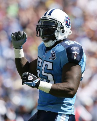 NASHVILLE, TN - SEPTEMBER 28:  Linebacker Stephen Tulloch #55 of the Tennessee Titans celebrates after stopping the Minnesota Vikings at LP Field on September 28, 2008 in Nashville, Tennessee. The Titans defeated the Vikings 30-17.  (Photo by Doug Benc/Ge