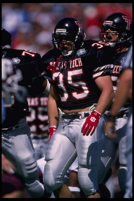7 Oct 1995:  Linebacker Zach Thomas of Texas Tech during the Red Raiders 14-7 win over Texas A&M at Jones Stadium in Lubbock, Texas.  Mandatory Credit:  Al Bello/Allsport