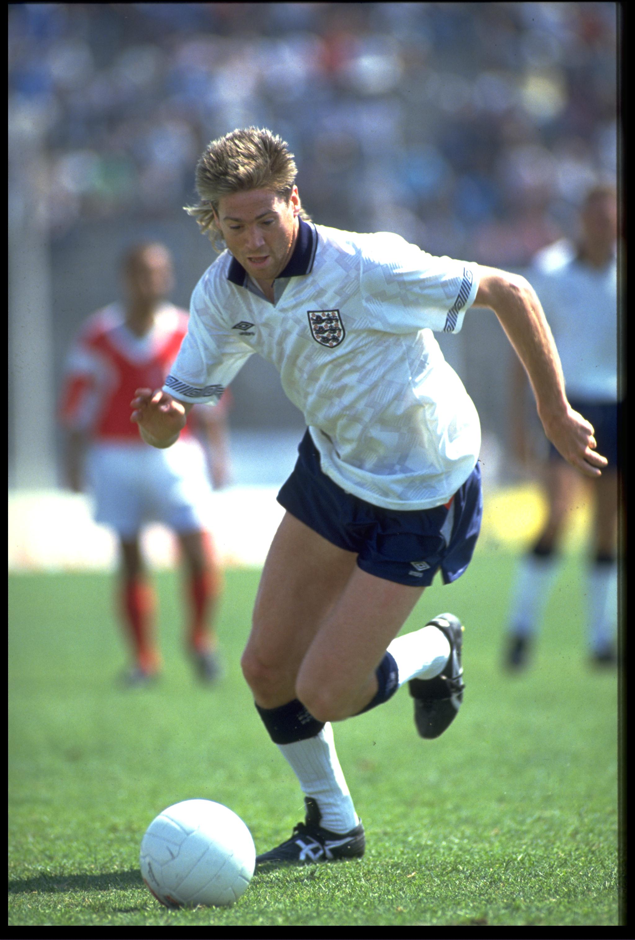 2 JUN 1990:  CHRIS WADDLE OF ENGLAND IN ACTION AGAINST TUNISIA DURING AN INTERNATIONAL FRIENDLY. THE GAME ENDED IN A 1-1 DRAW.