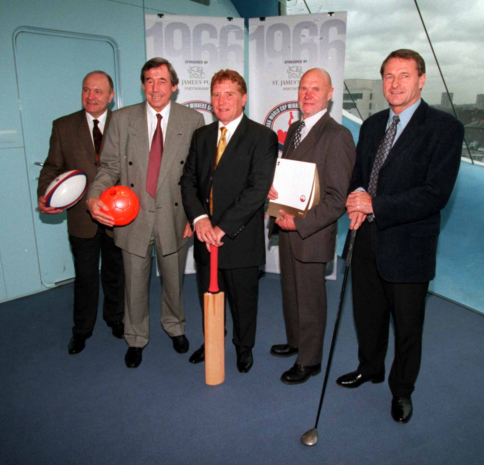 6 Dec 2000:  George Cohen, Gordon Banks, Alan Ball, Ray Wilson and Roger Hunt during a Photoshoot at Lords Cricket Ground today after a lunch held by the 1966 World Cup Winners Sporting Club.  Mandatory Credit: Paul Severn/ALLSPORT