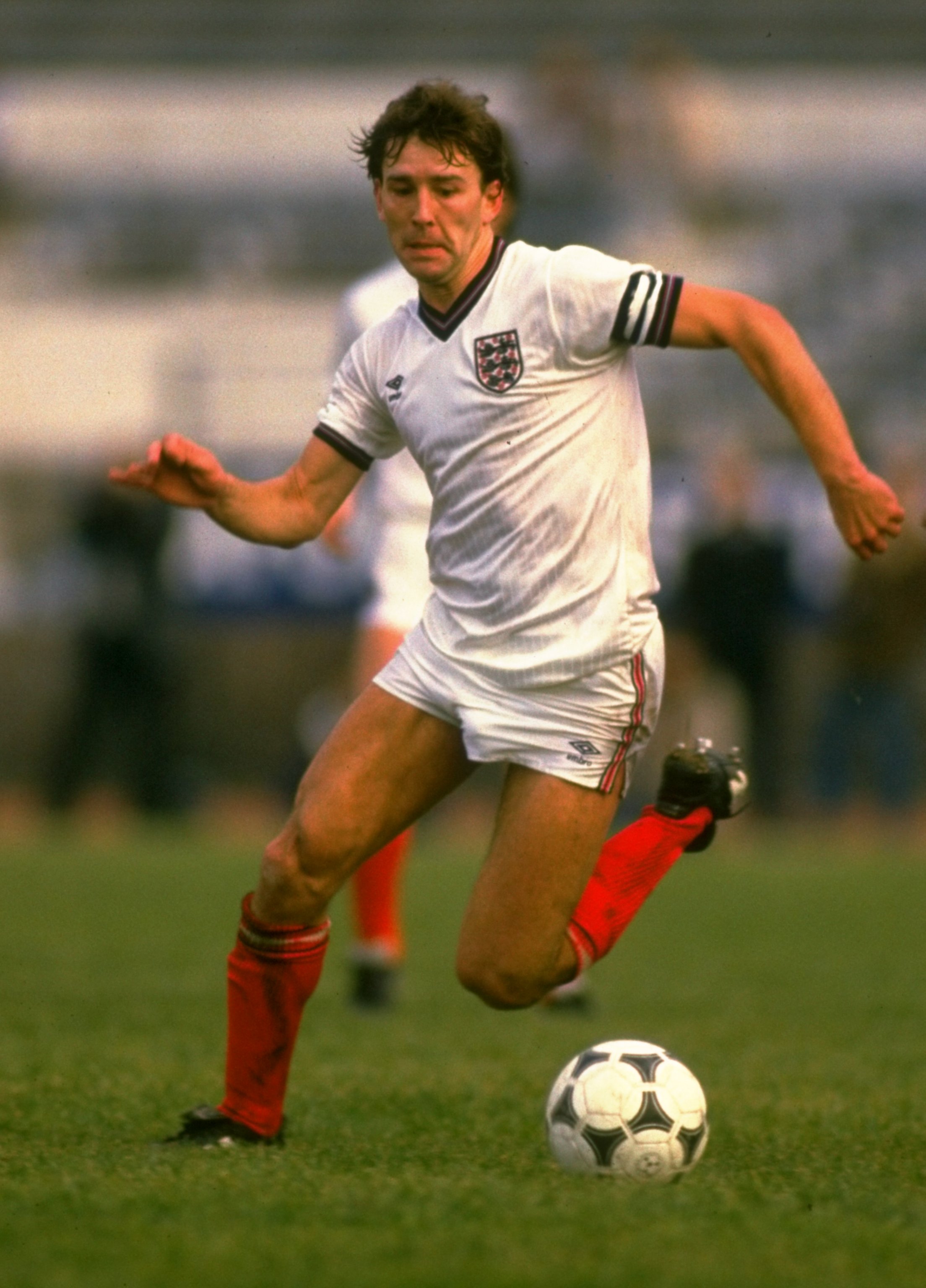 17 Jun 1984:  Bryan Robson of England in action during a Friendly match against Chile in Santiago, Chile. The match ended in a 0-0 draw.  \ Mandatory Credit: David  Cannon/Allsport